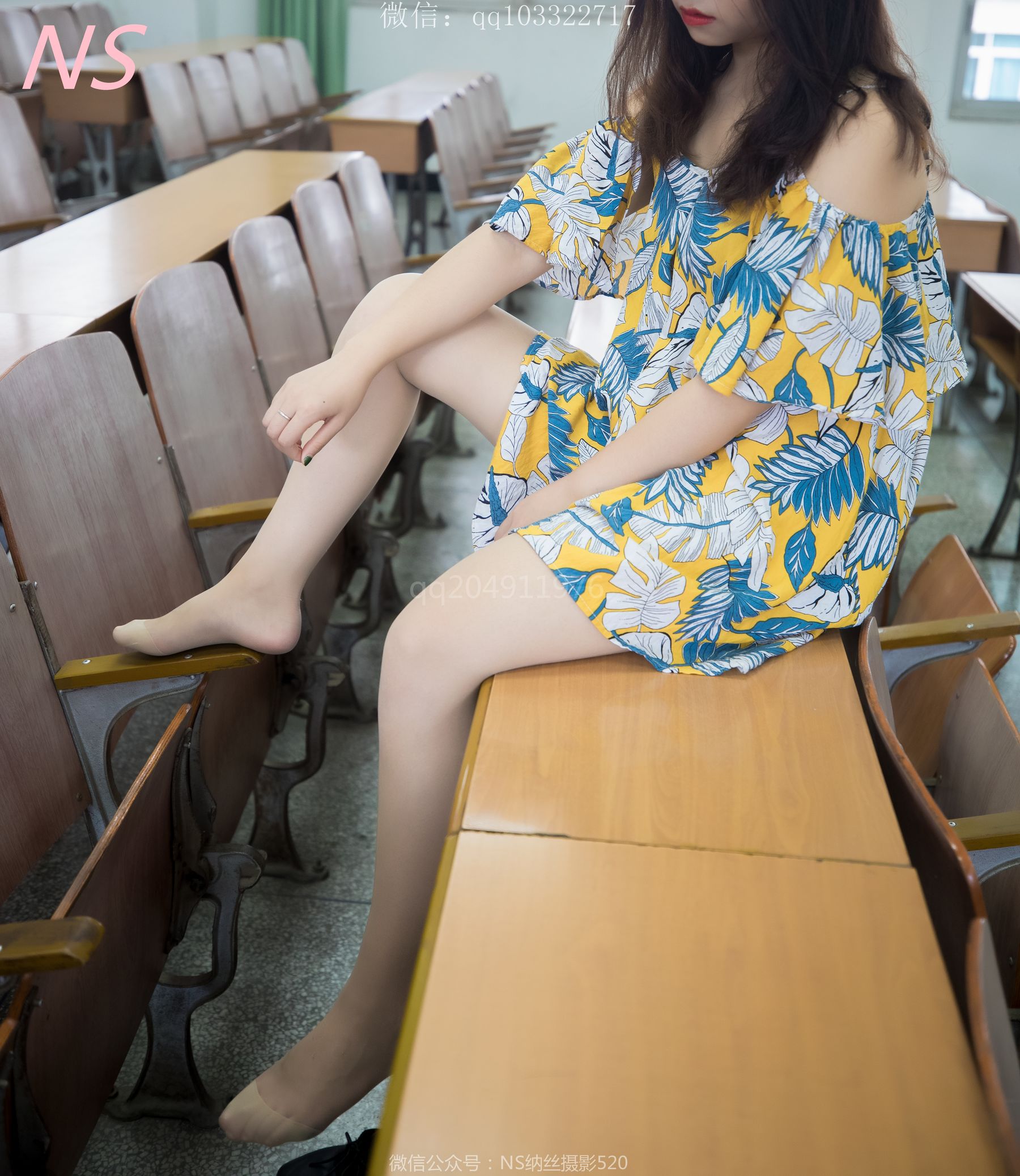 [纳丝摄影]  瑶瑶 毕业季 肉色丝袜美腿萌萌哒