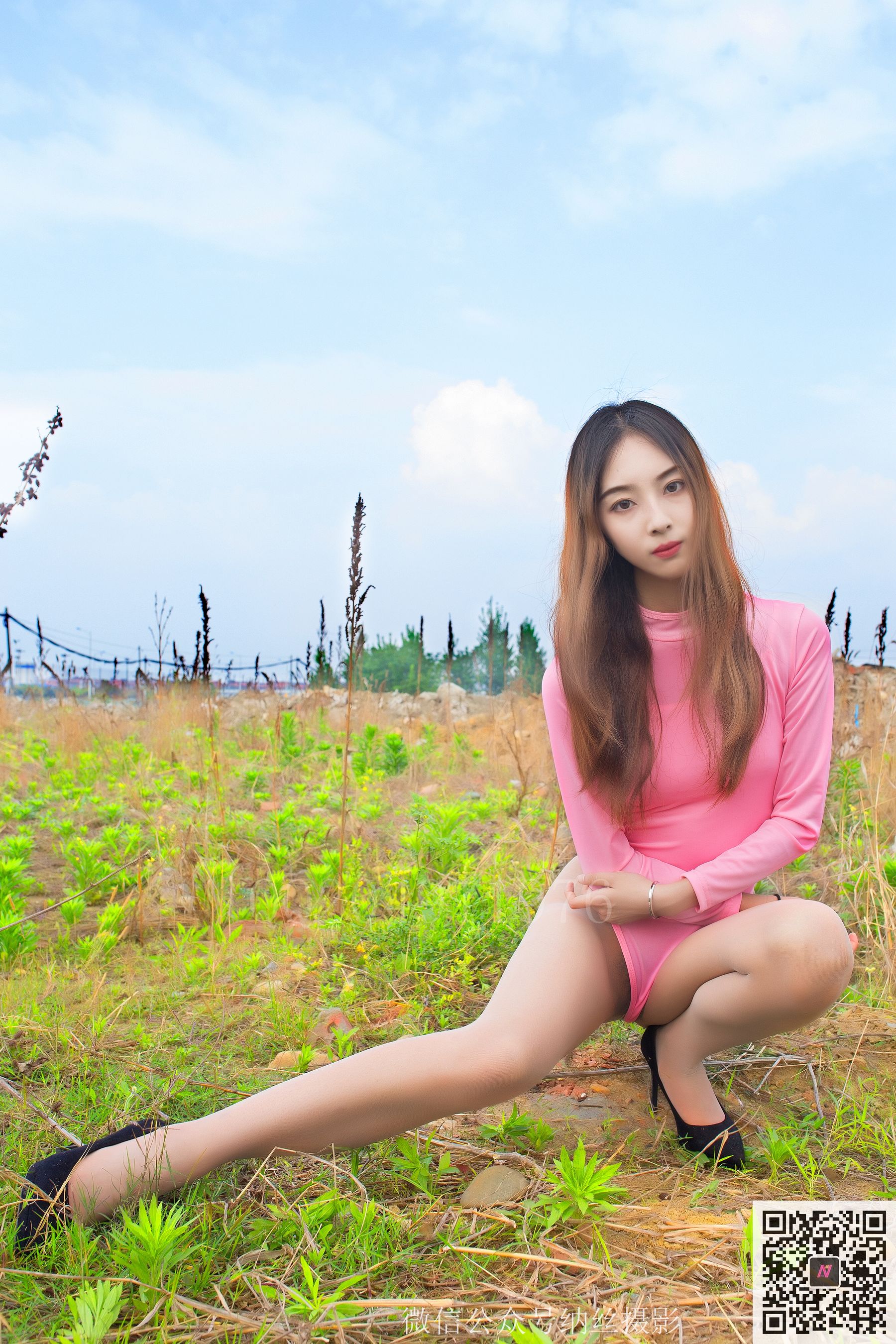 [纳丝摄影]  白雀 户外丝袜高叉