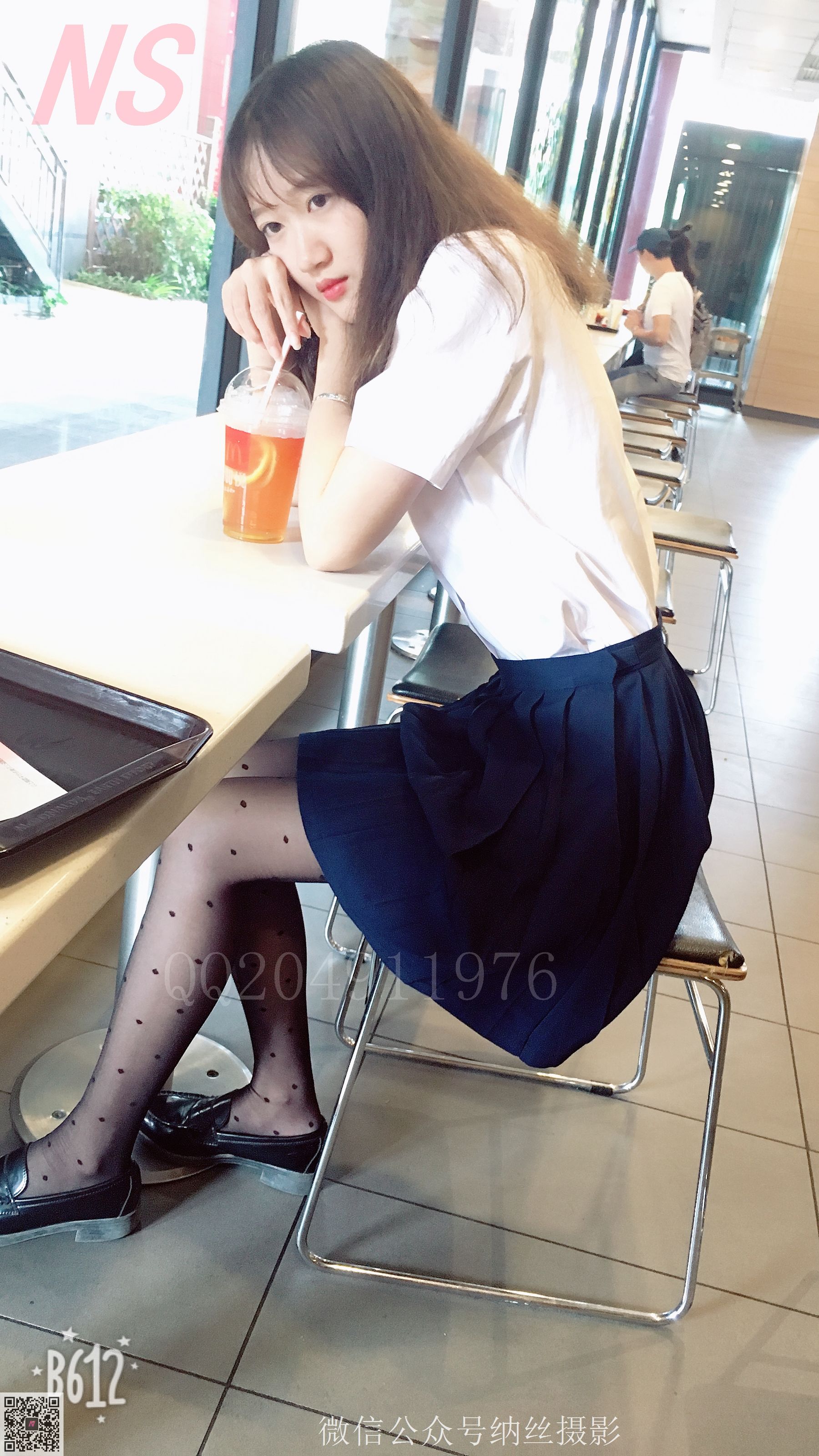 [纳丝摄影] NO.057 雯雯 OL黑色圆点丝袜