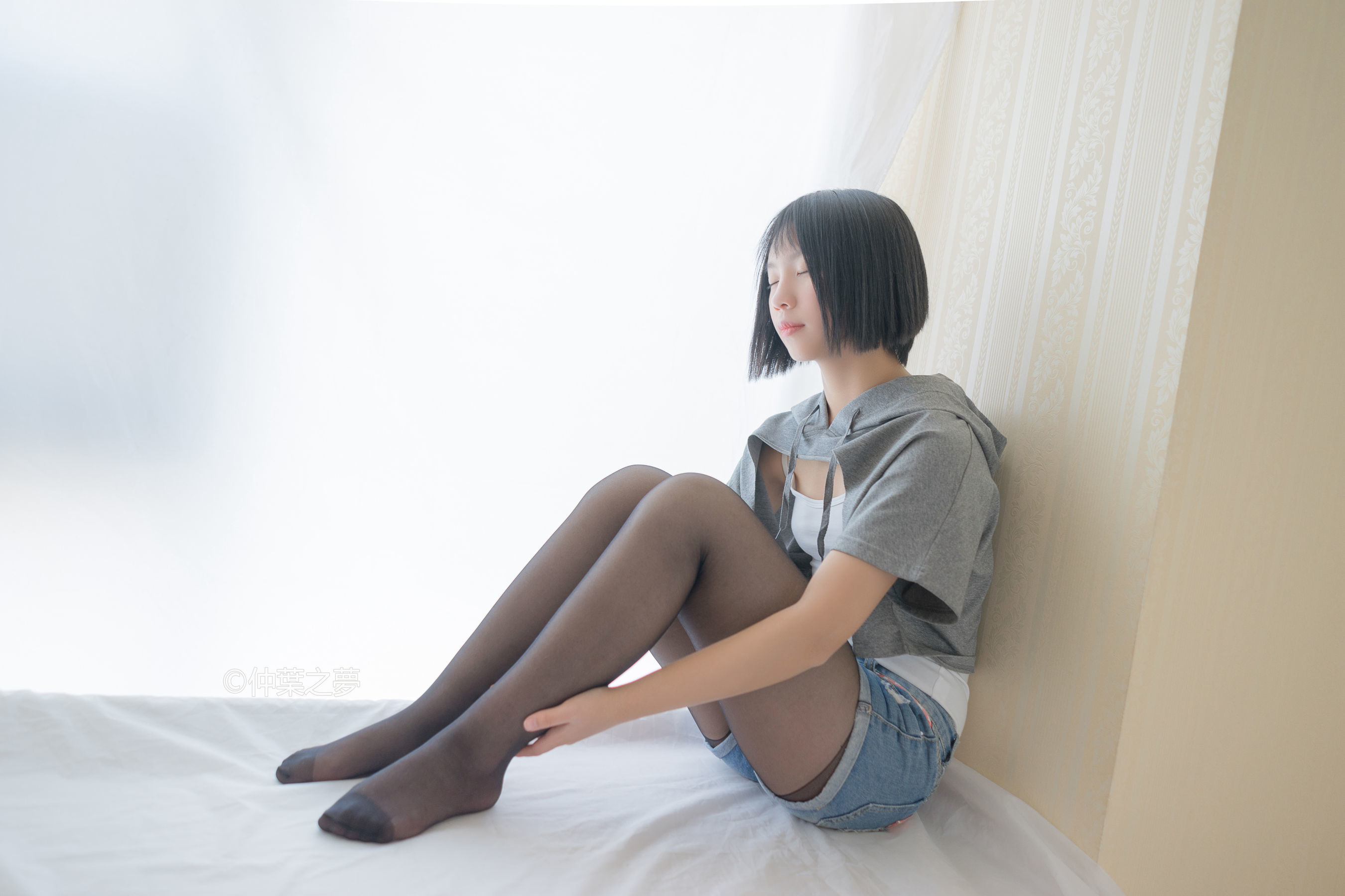 [轻兰映画] Grand.003 鹿野奈绪 包臀黑丝