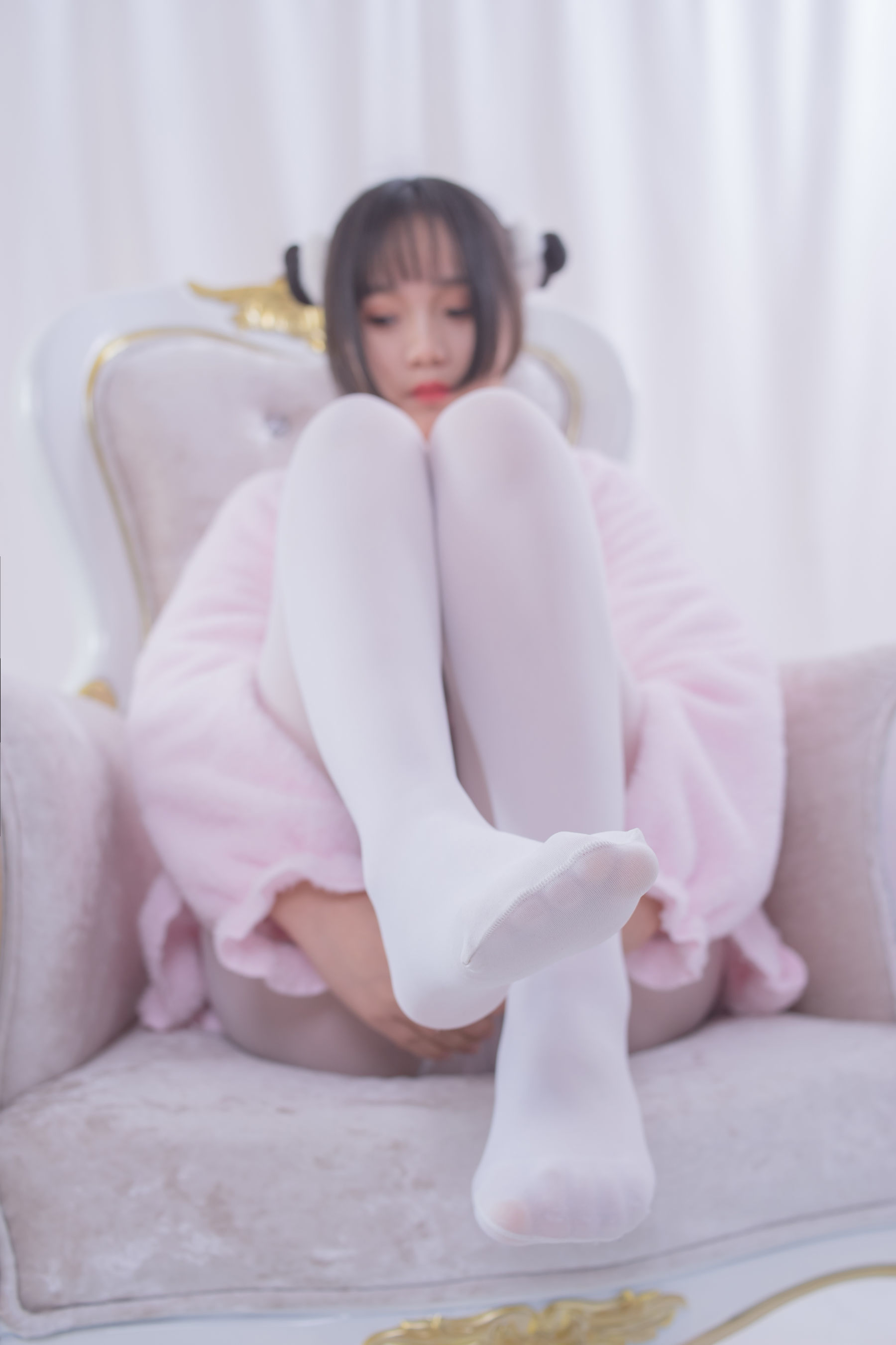 [轻兰映画] VOL.017  粉红毛茸茸睡衣白丝少女