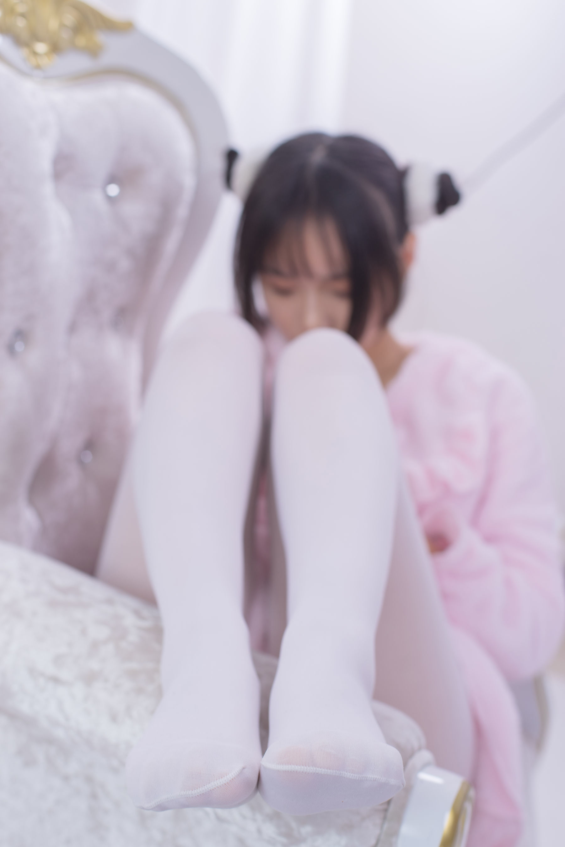 [轻兰映画] VOL.017  粉红毛茸茸睡衣白丝少女