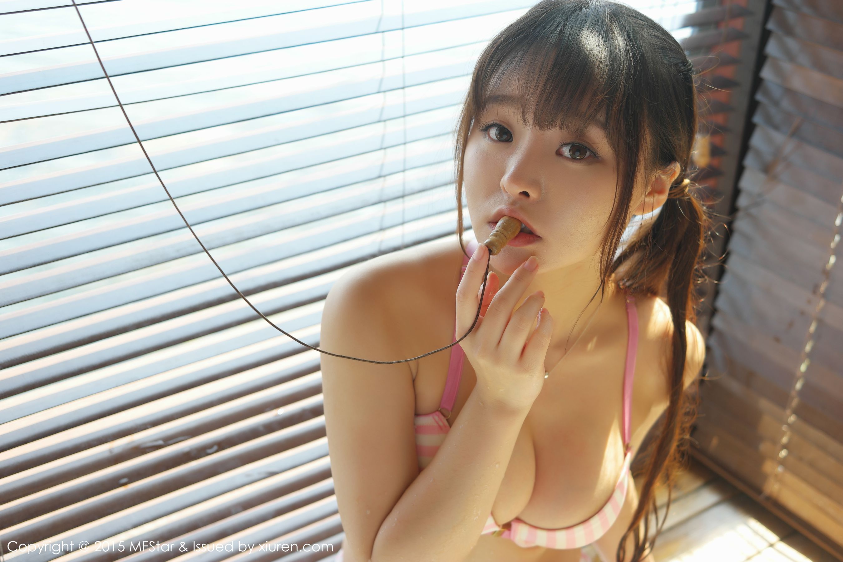 柳侑绮Sevenbaby《大理旅拍》水手服诱惑少女 [模范学院MFStar] Vol.002