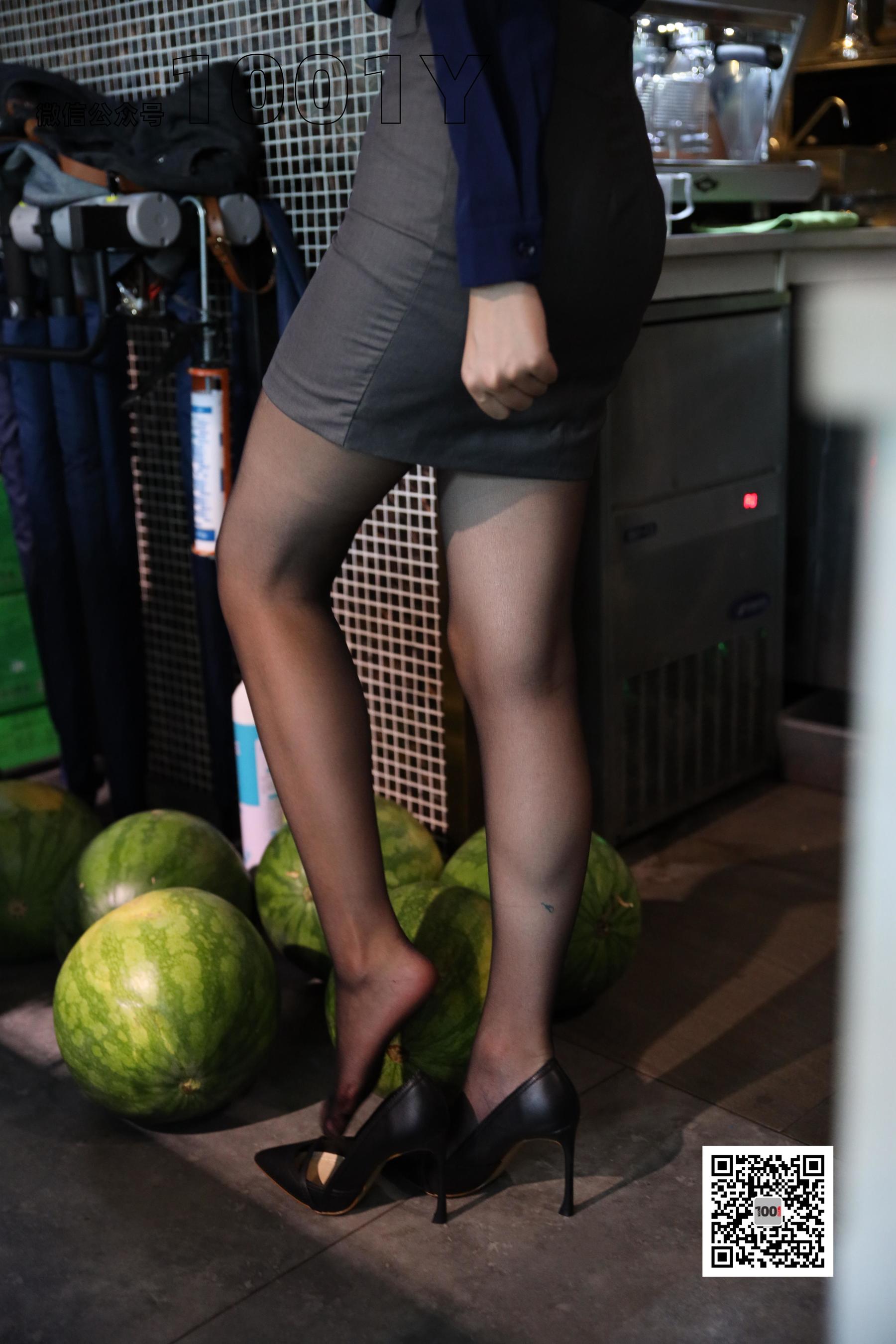[一千零一夜IESS] 腿腿 《餐厅的服务员2》