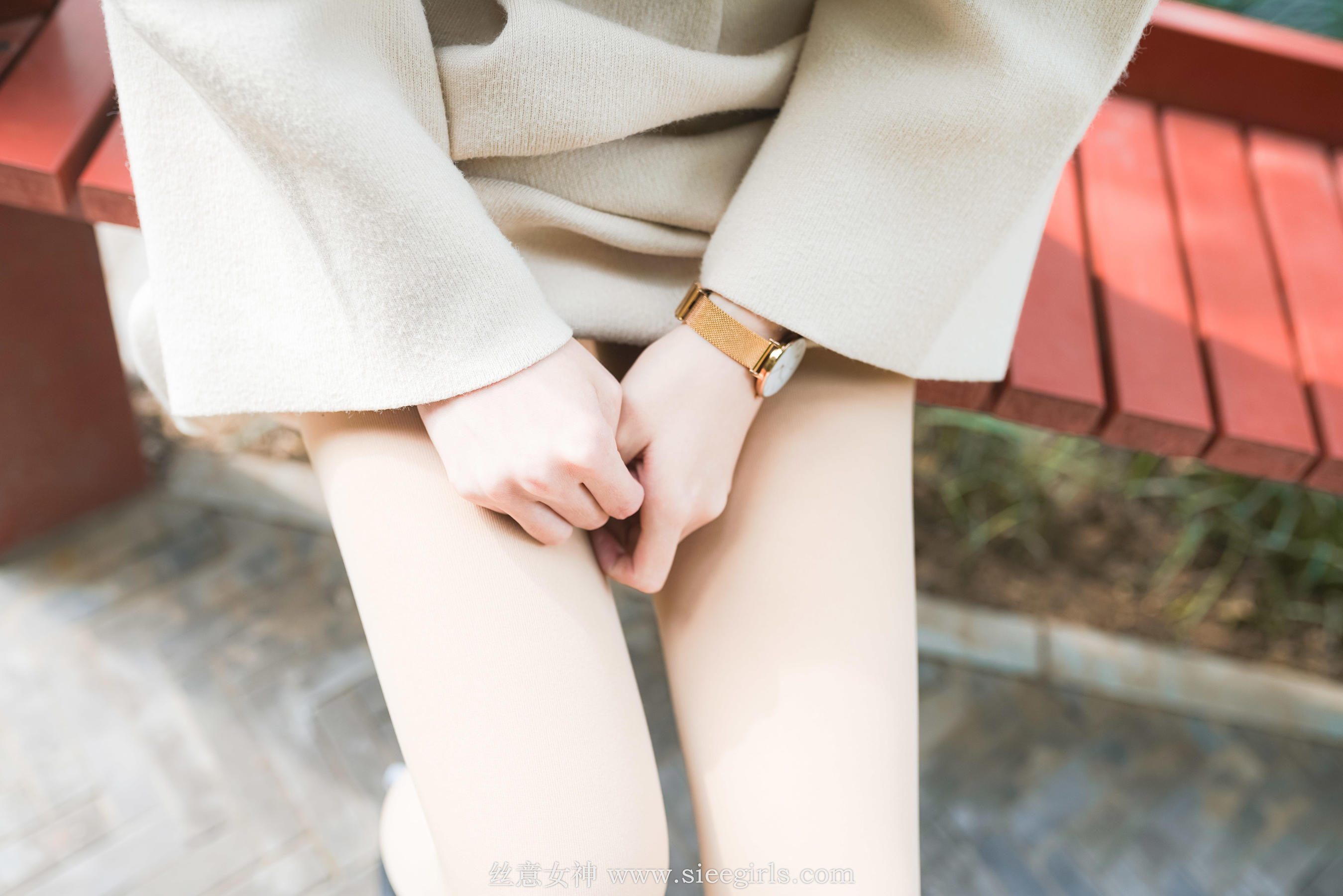 [丝意SIEE] 雪儿 秋风催红的枫叶