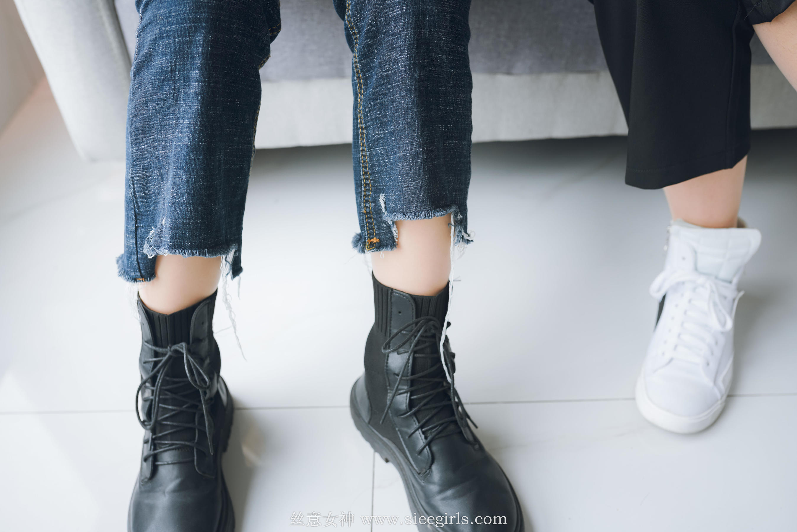 [丝意SIEE] 含含&圆圆 镜中姐妹（下）