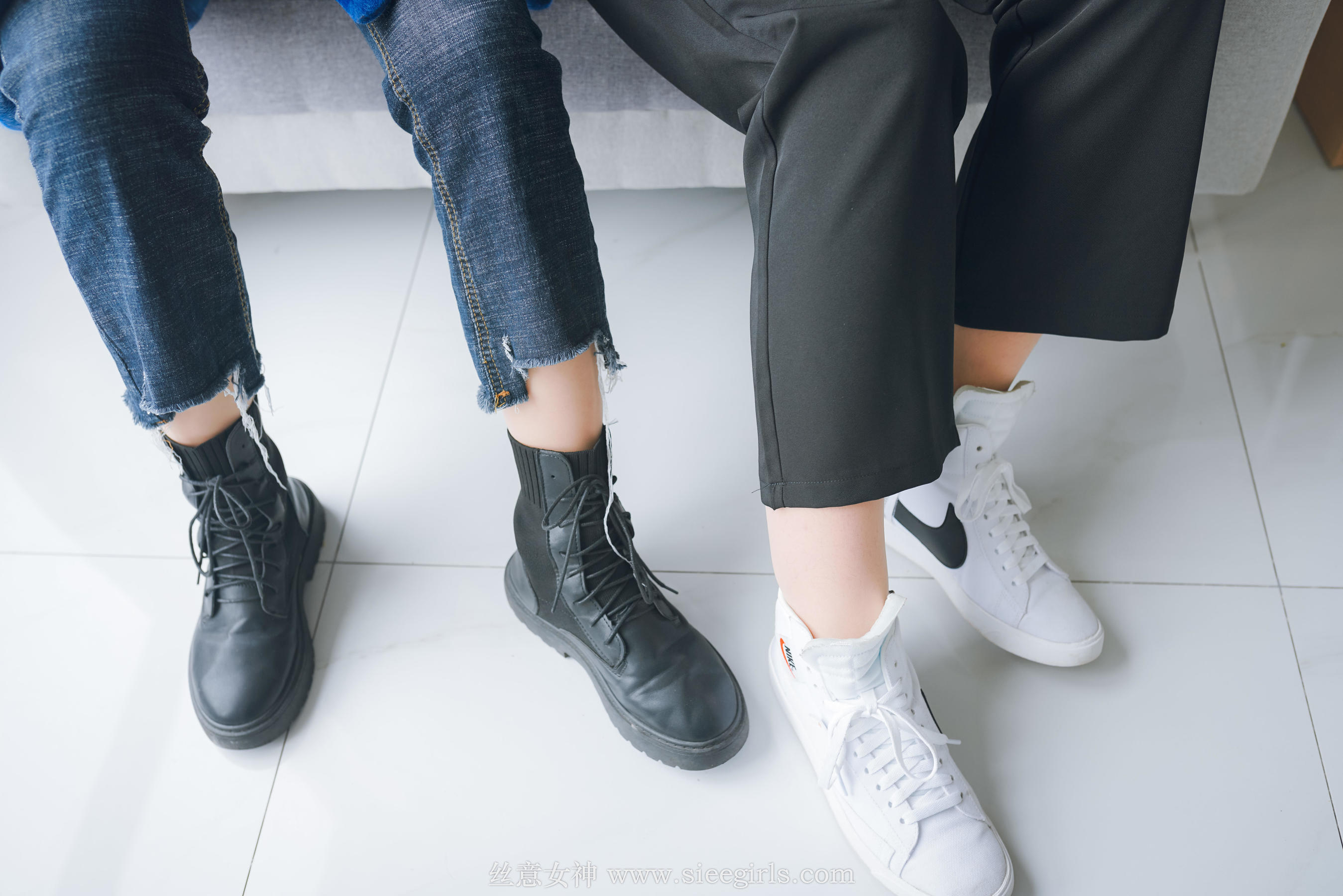 [丝意SIEE] 含含&圆圆 镜中姐妹（下）