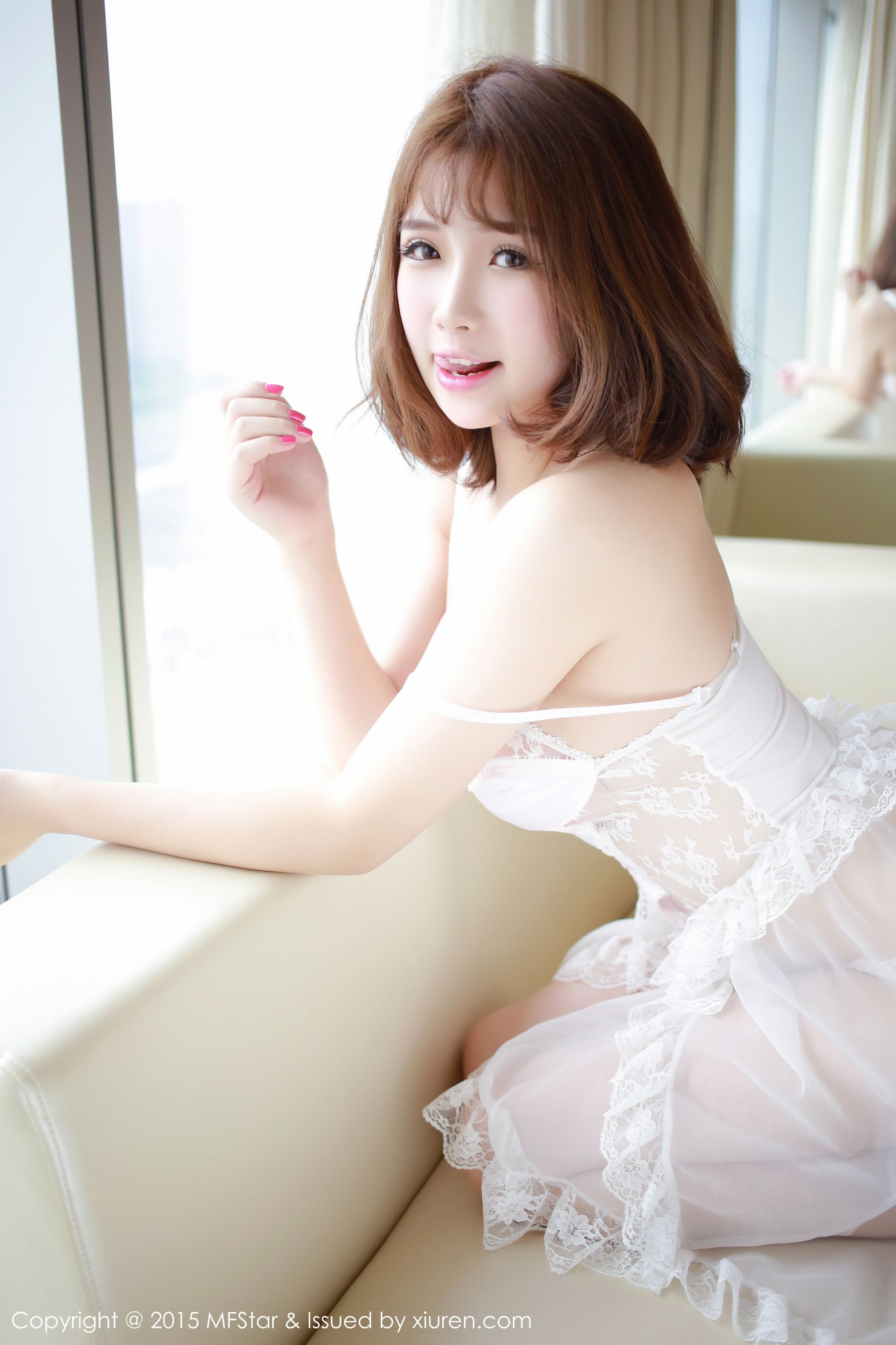 徐cake《粉嫩粉嫩的养眼妹子》 [模范学院MFStar] Vol.012