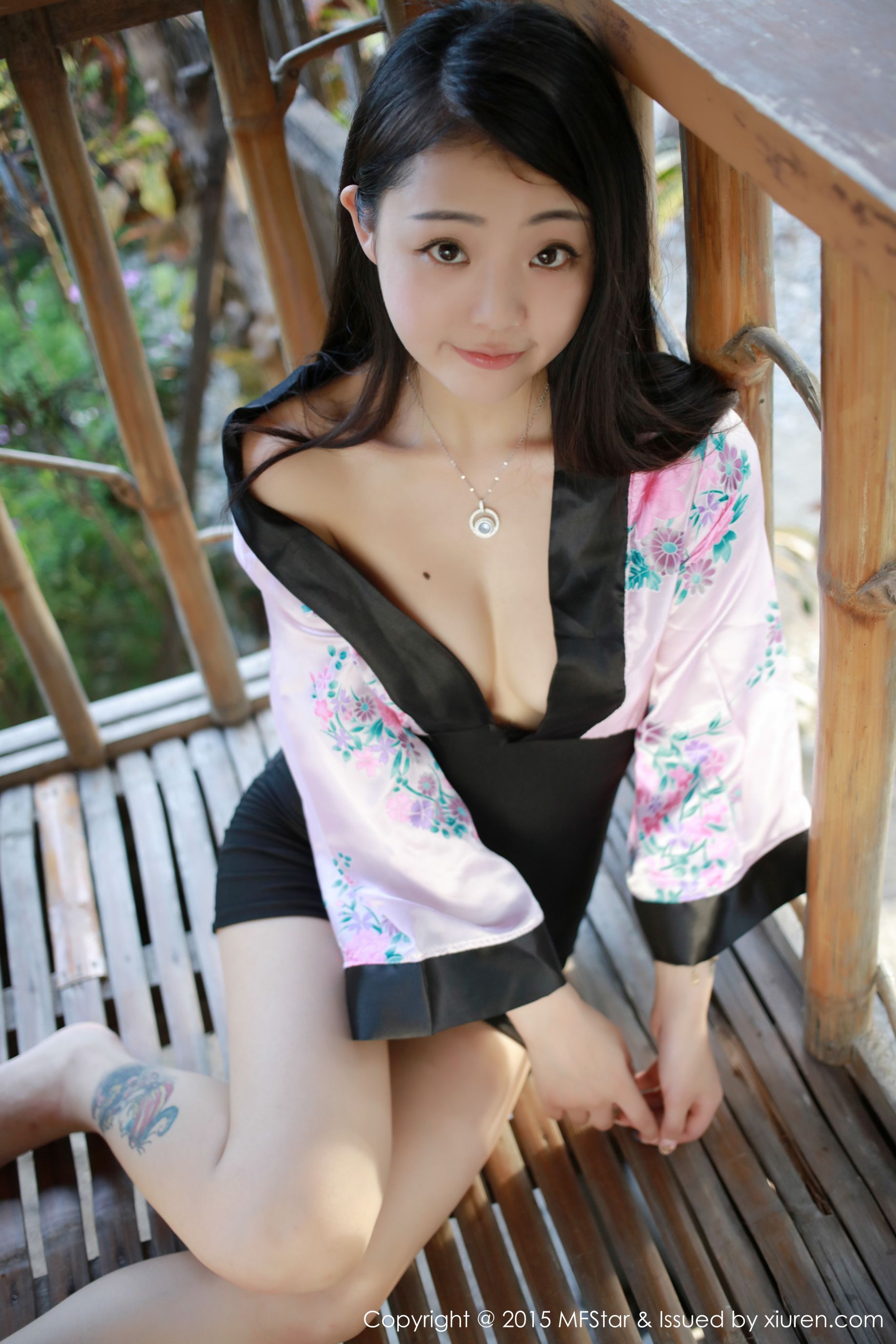 佘贝拉bella《长滩旅拍》比基尼+情趣美胸短裙 [模范学院MFStar] Vol.014