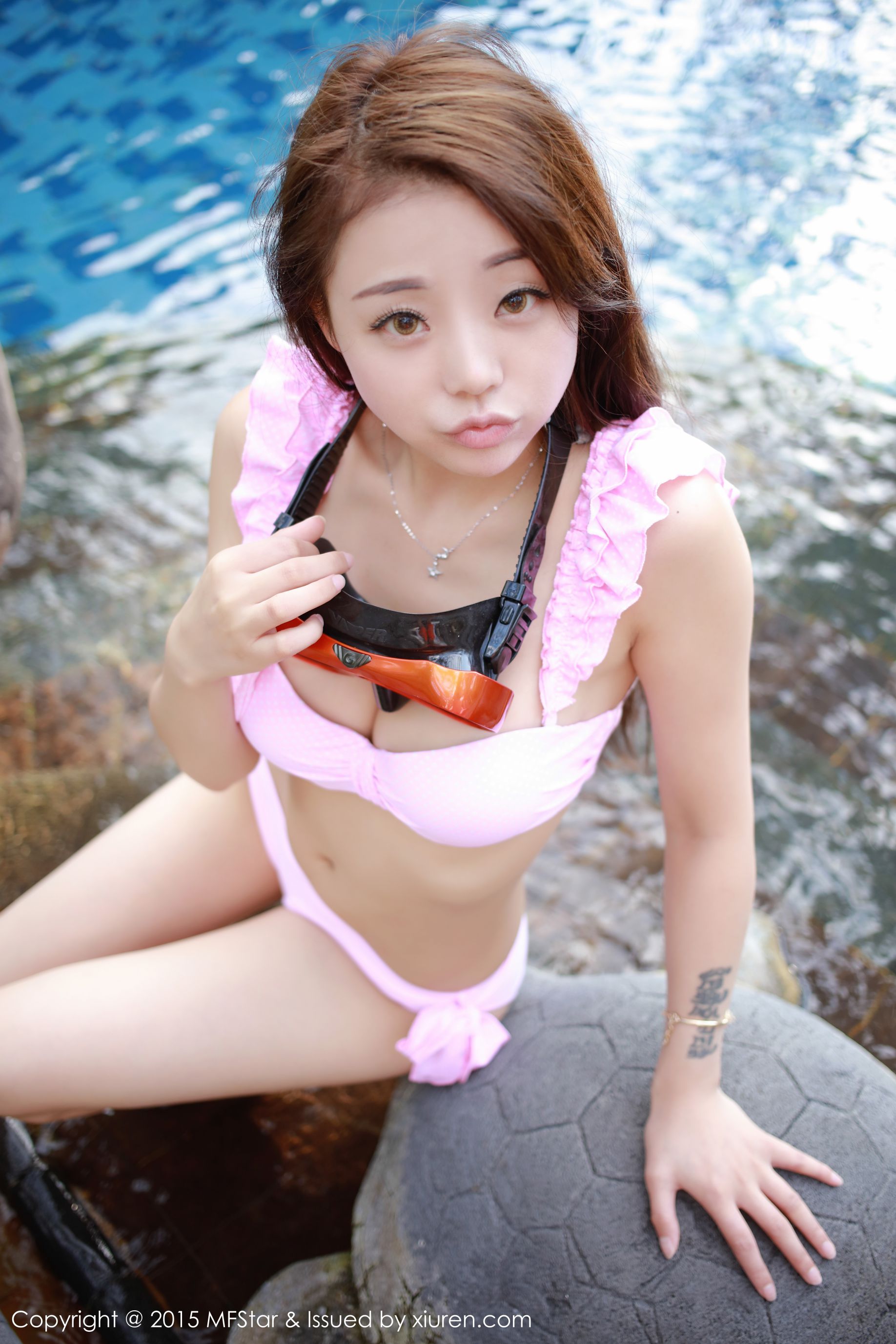 佘贝拉bella《龙目岛旅拍》3套性感服饰 [模范学院MFStar] Vol.023