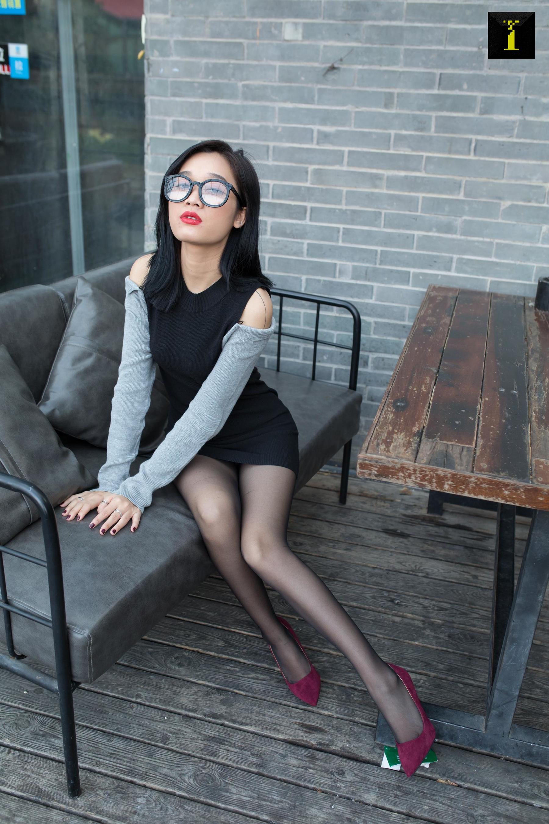 [异思趣向IESS] 可乐 《冬季专属绒面高跟》