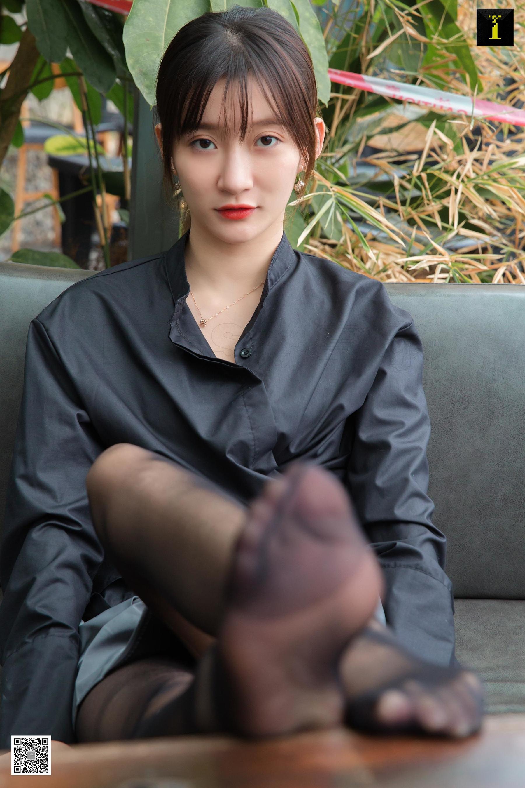 [异思趣向IESS] 秋秋 《秋的长靴与黑丝》