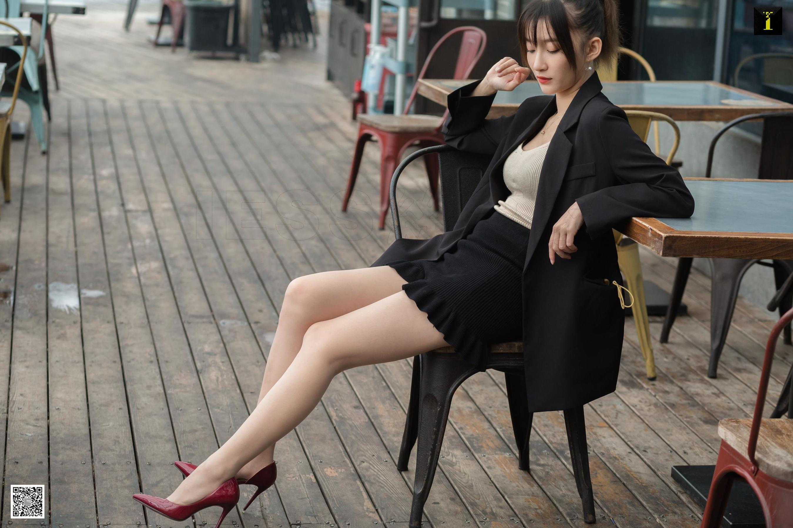 [异思趣向IESS] 秋秋 《秋领班的午休时间》