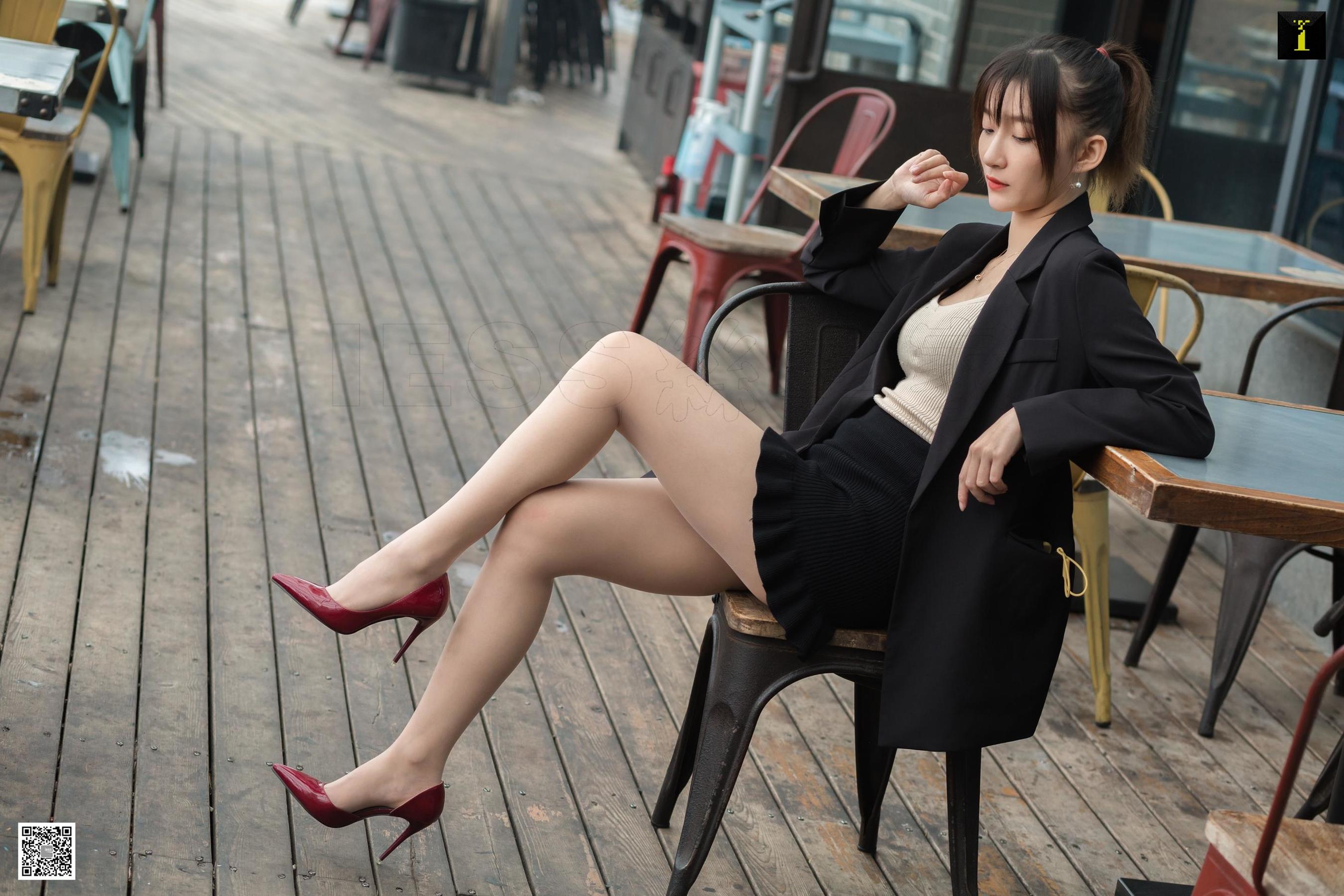 [异思趣向IESS] 秋秋 《秋领班的午休时间》