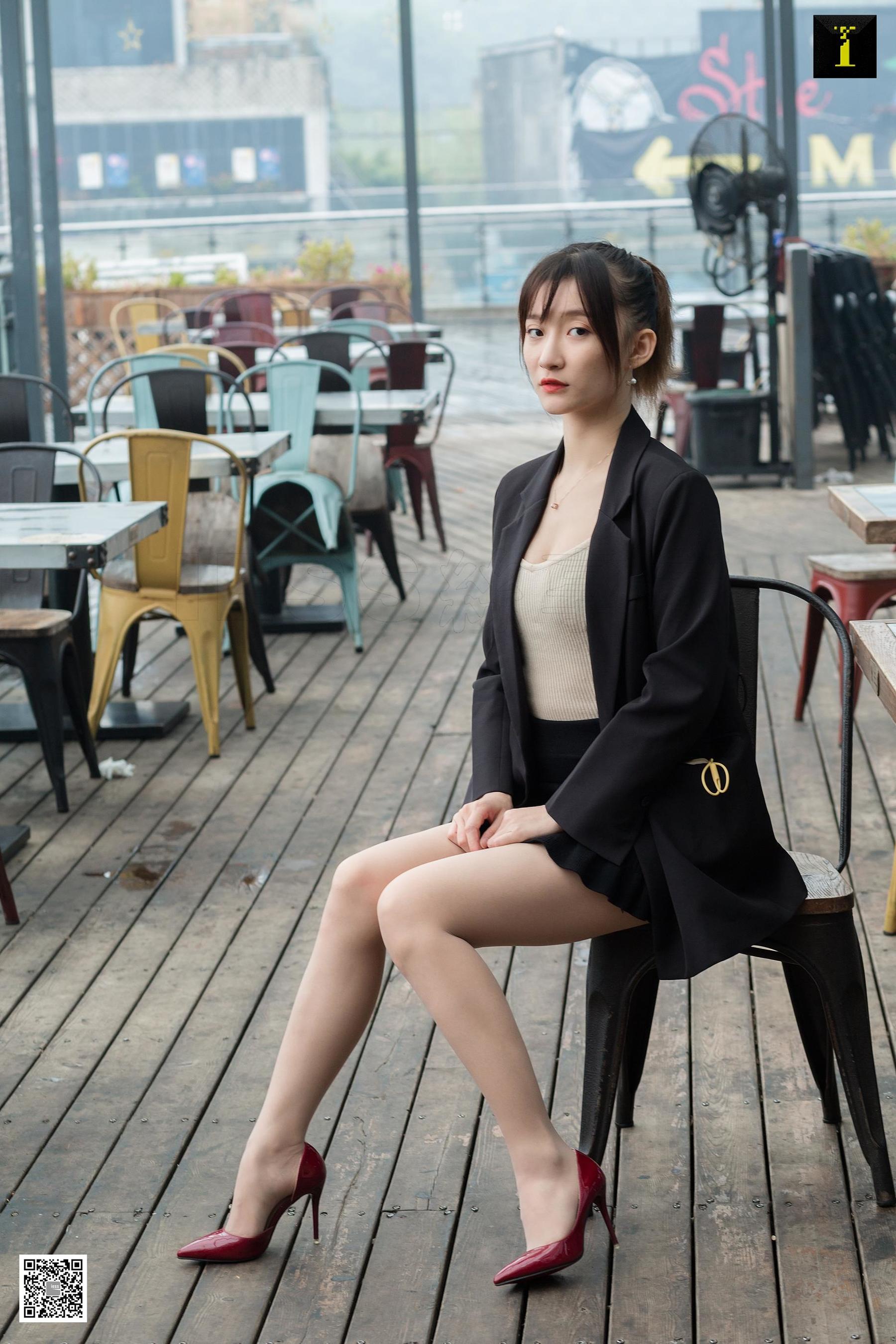 [异思趣向IESS] 秋秋 《秋领班的午休时间》