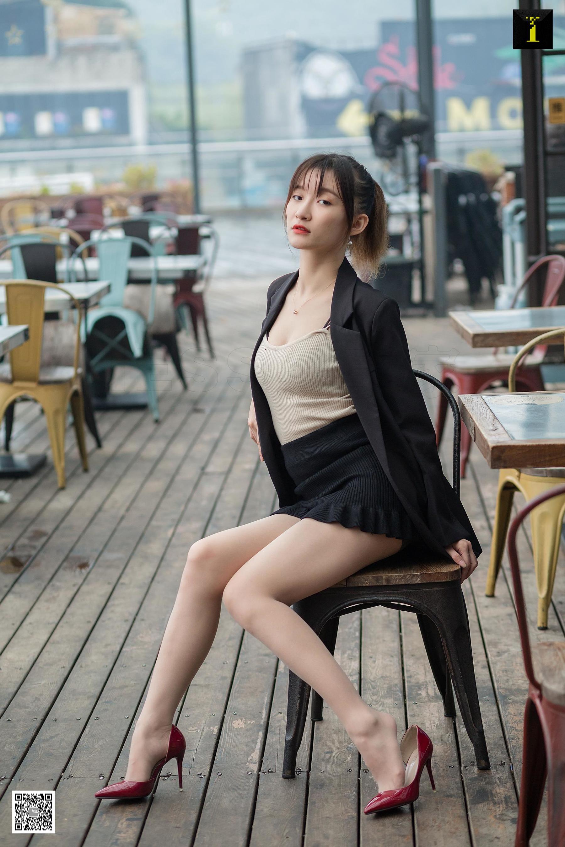 [异思趣向IESS] 秋秋 《秋领班的午休时间》