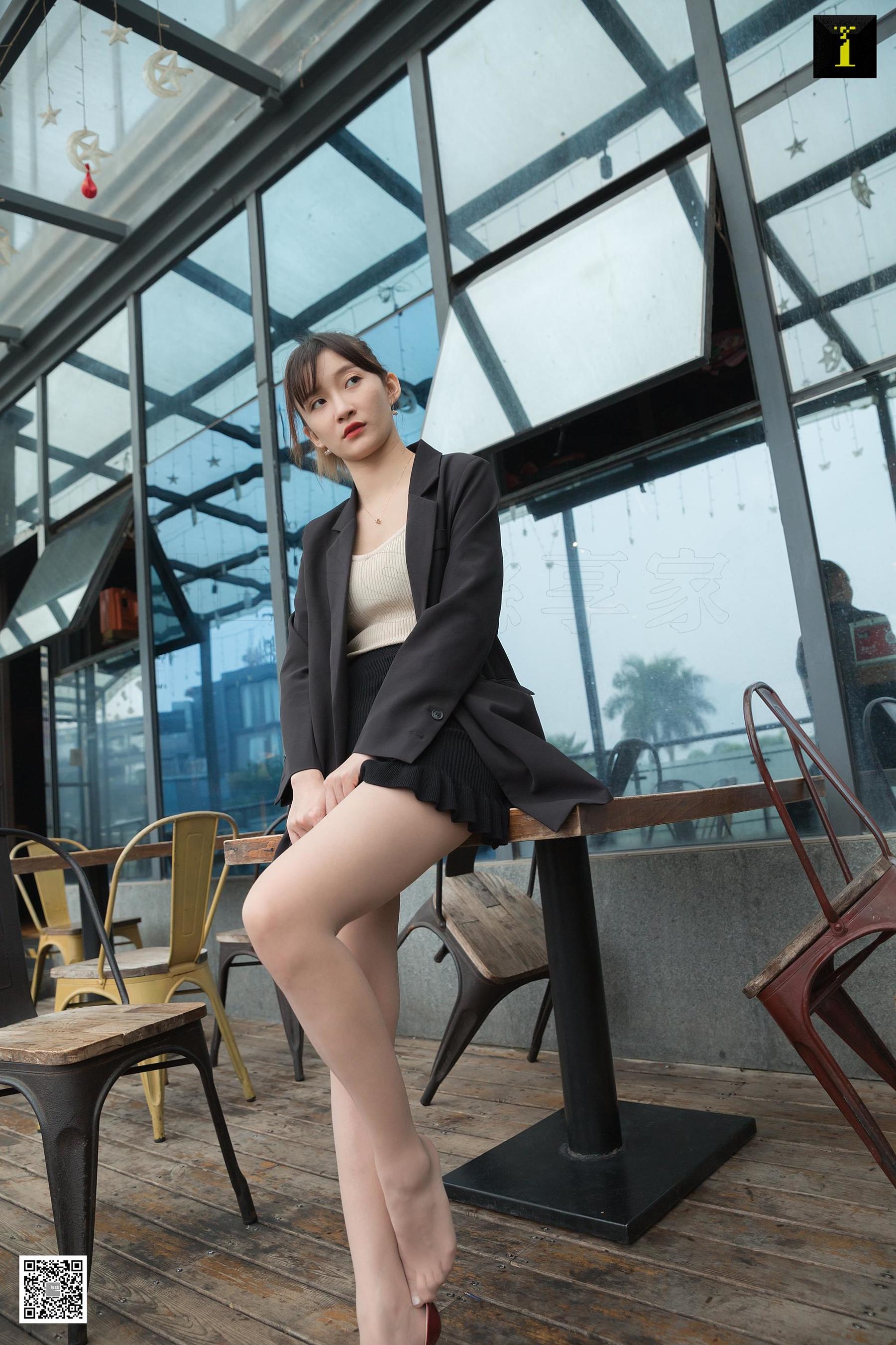 [异思趣向IESS] 秋秋 《秋领班的午休时间》