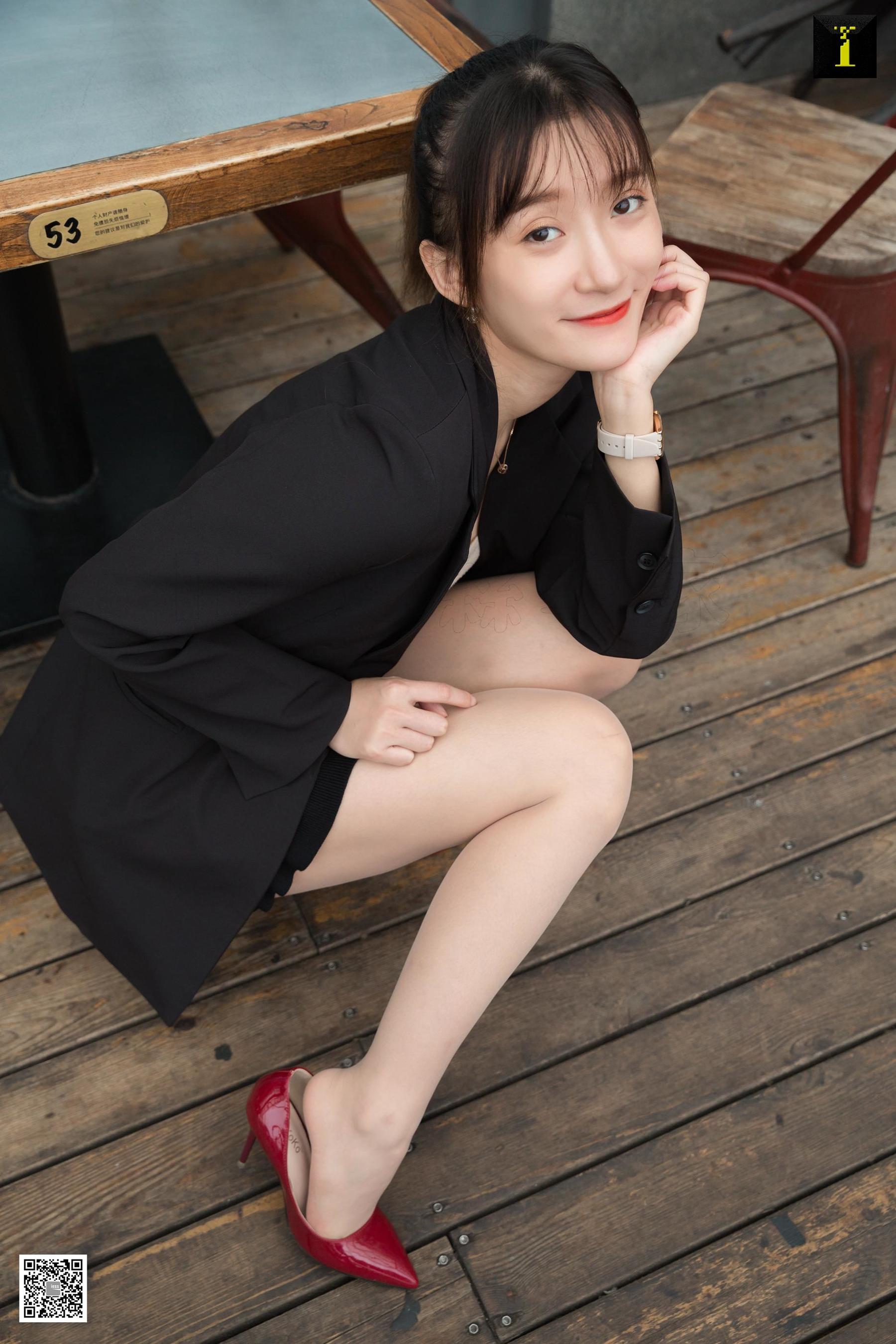 [异思趣向IESS] 秋秋 《秋领班的午休时间》
