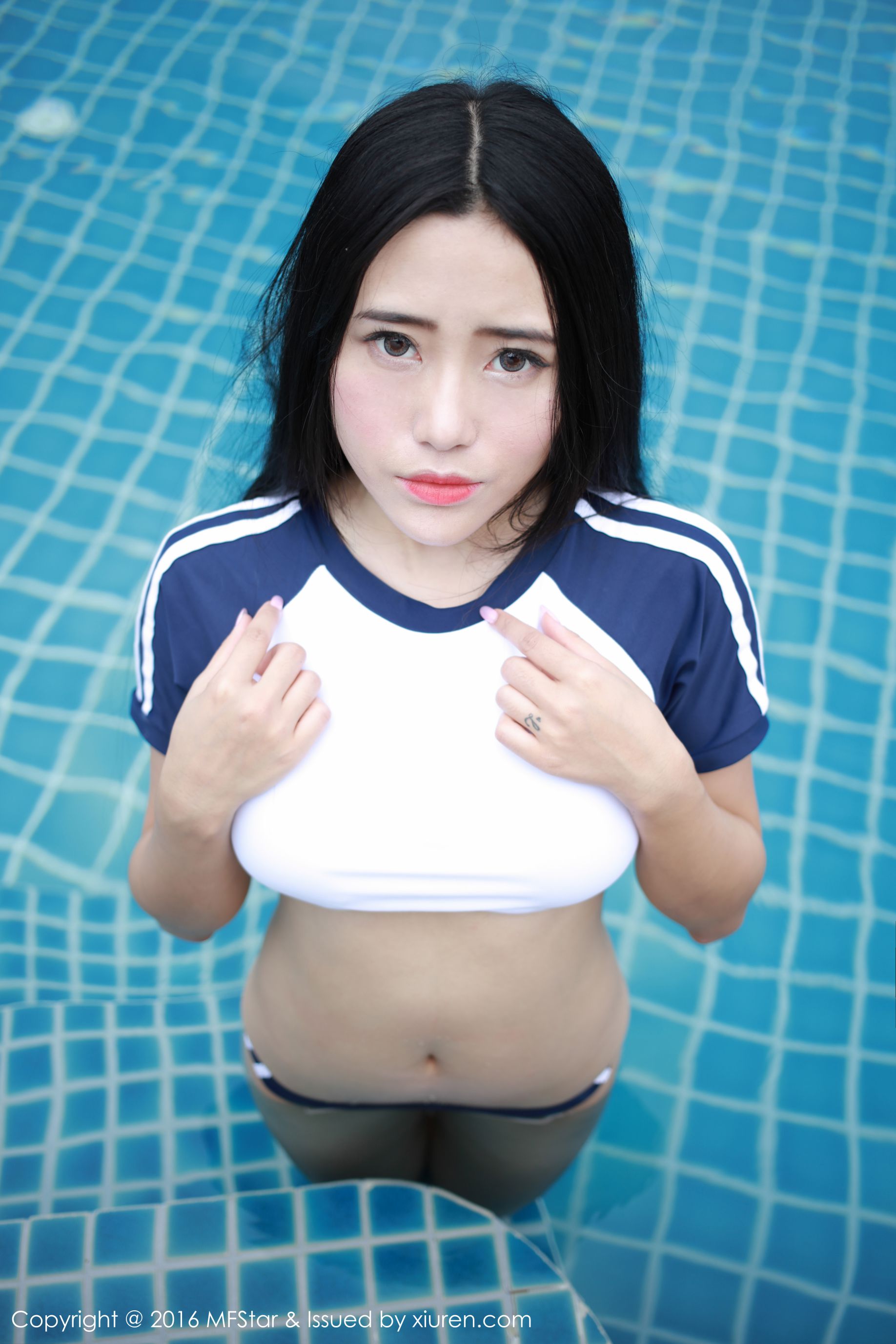 兜豆靓Youlina《苏梅岛旅拍》3套性感服饰 [模范学院MFStar] Vol.042