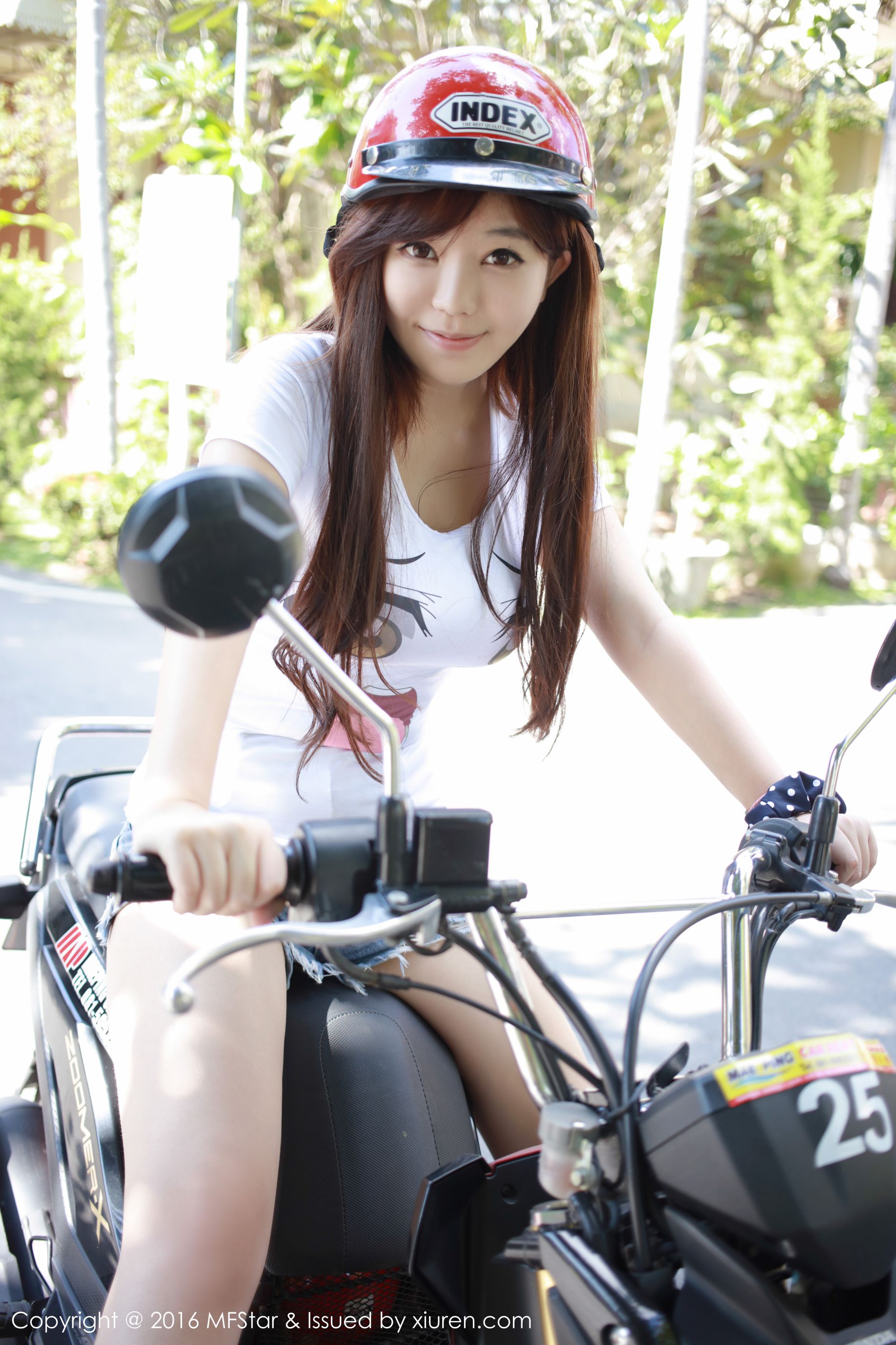 刘飞儿Faye《苏梅岛旅拍》性感内衣+街拍牛仔女孩 [模范学院MFStar] Vol.054