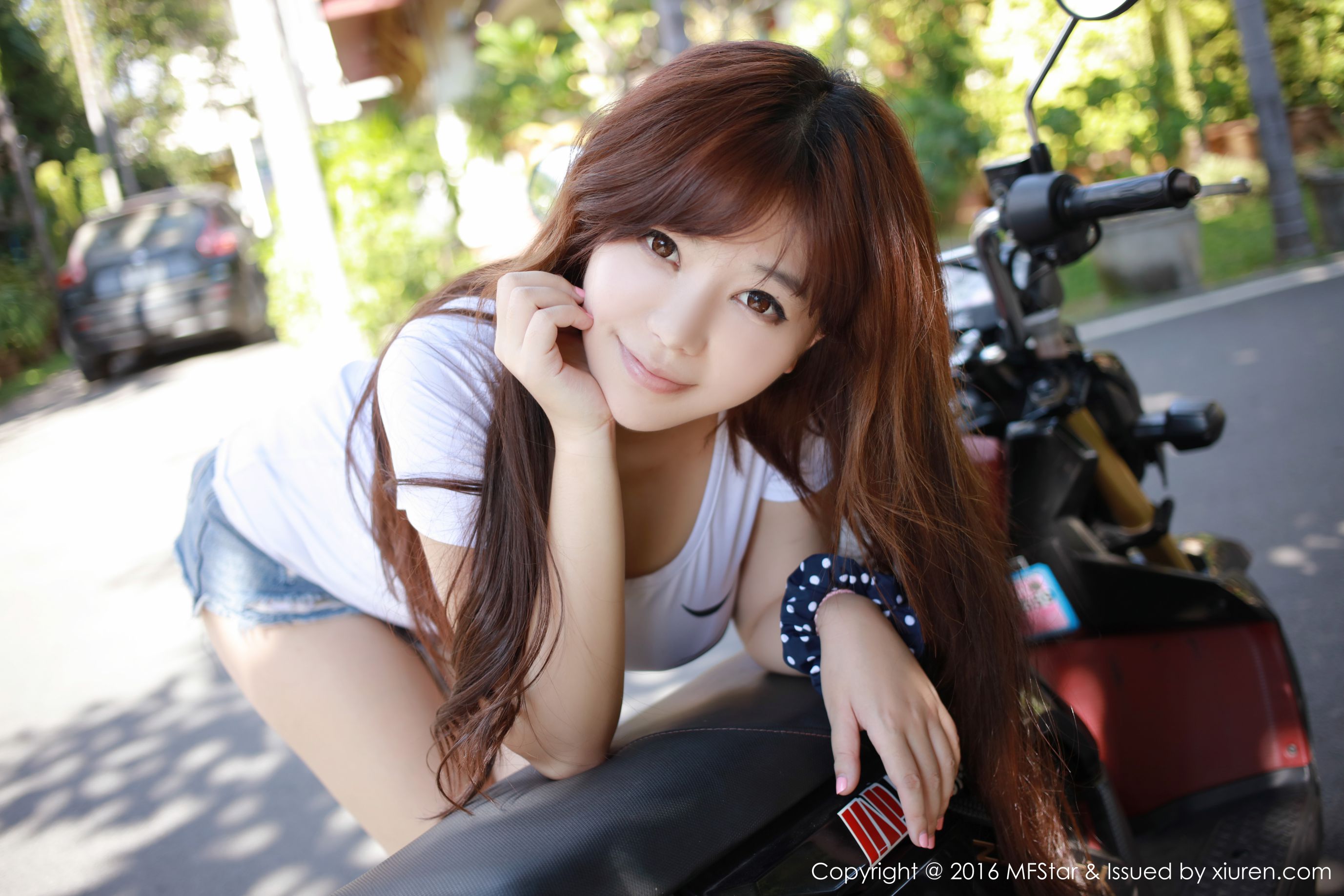 刘飞儿Faye《苏梅岛旅拍》性感内衣+街拍牛仔女孩 [模范学院MFStar] Vol.054