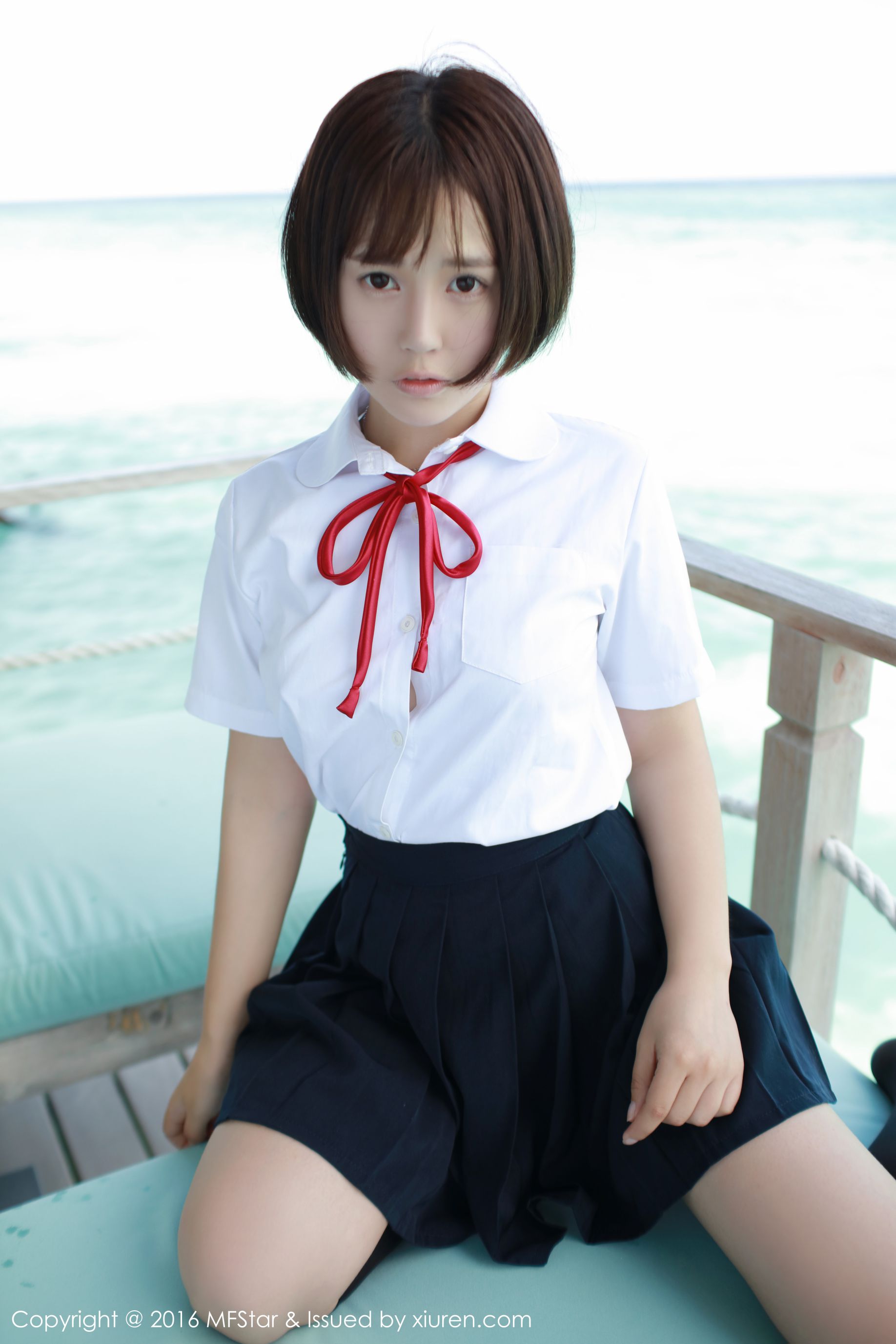 Evelyn艾莉《马尔代夫旅拍》比基尼+透视裙+学生装 [模范学院MFStar] Vol.057
