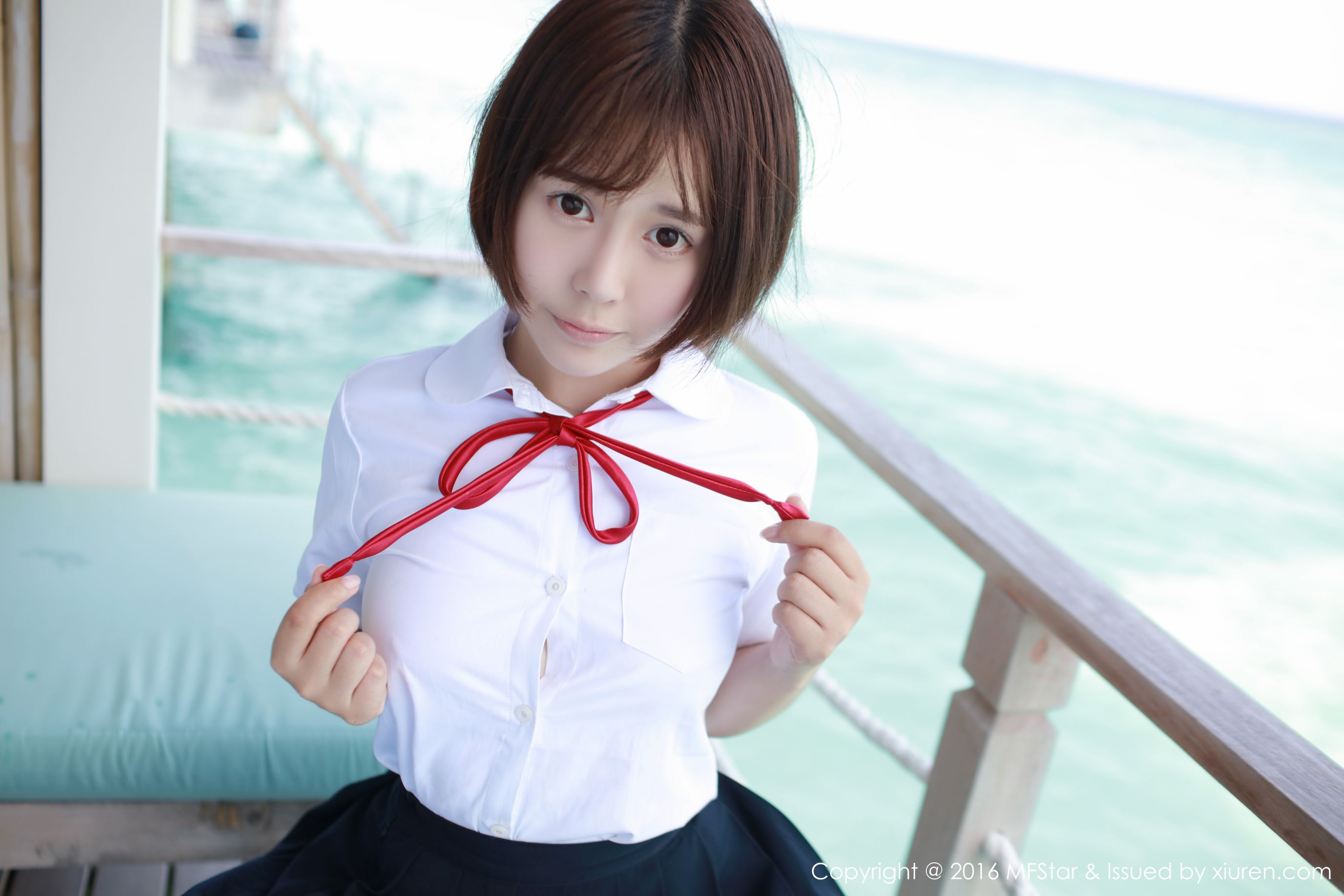 Evelyn艾莉《马尔代夫旅拍》比基尼+透视裙+学生装 [模范学院MFStar] Vol.057