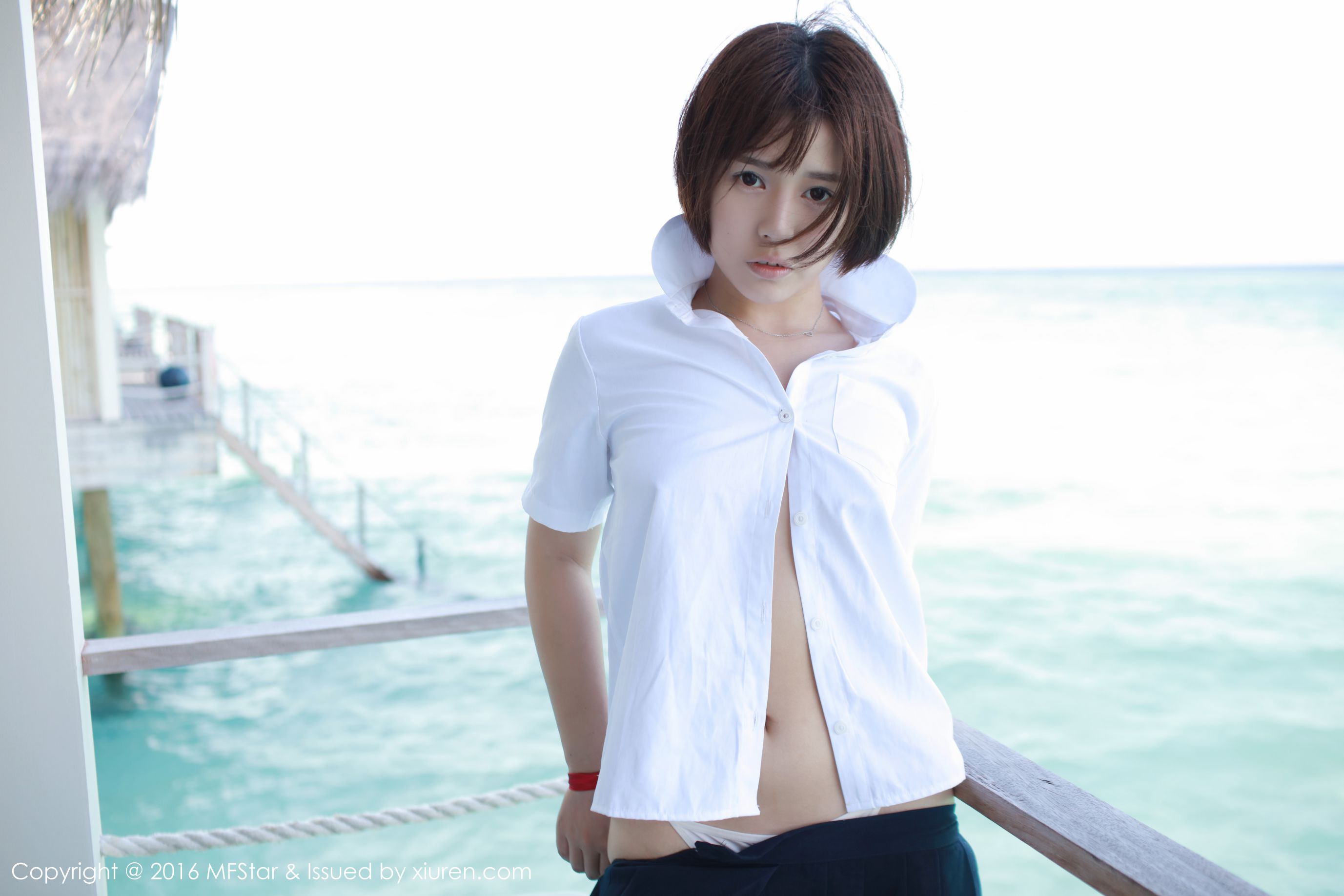 Evelyn艾莉《马尔代夫旅拍》比基尼+透视裙+学生装 [模范学院MFStar] Vol.057