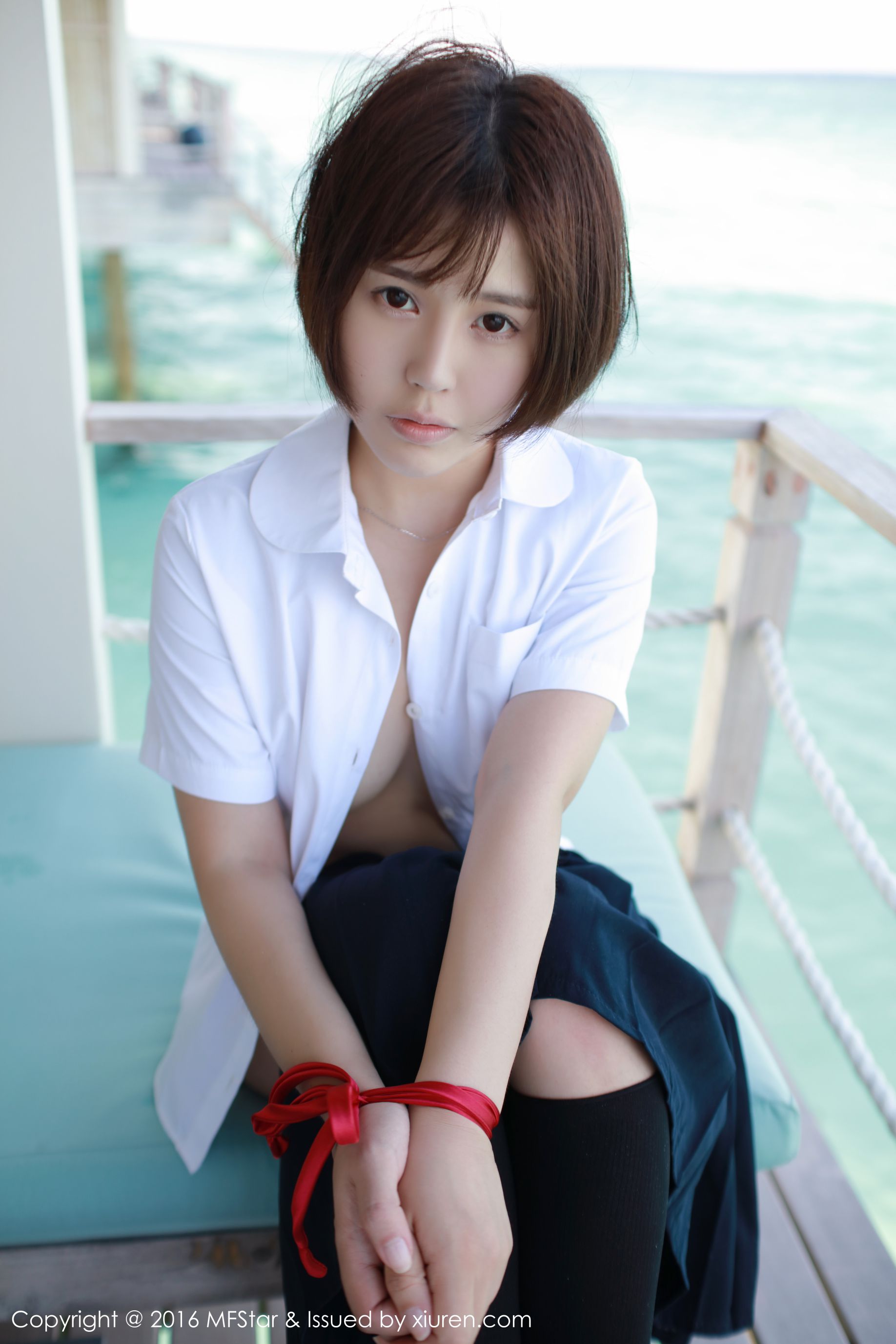 Evelyn艾莉《马尔代夫旅拍》比基尼+透视裙+学生装 [模范学院MFStar] Vol.057