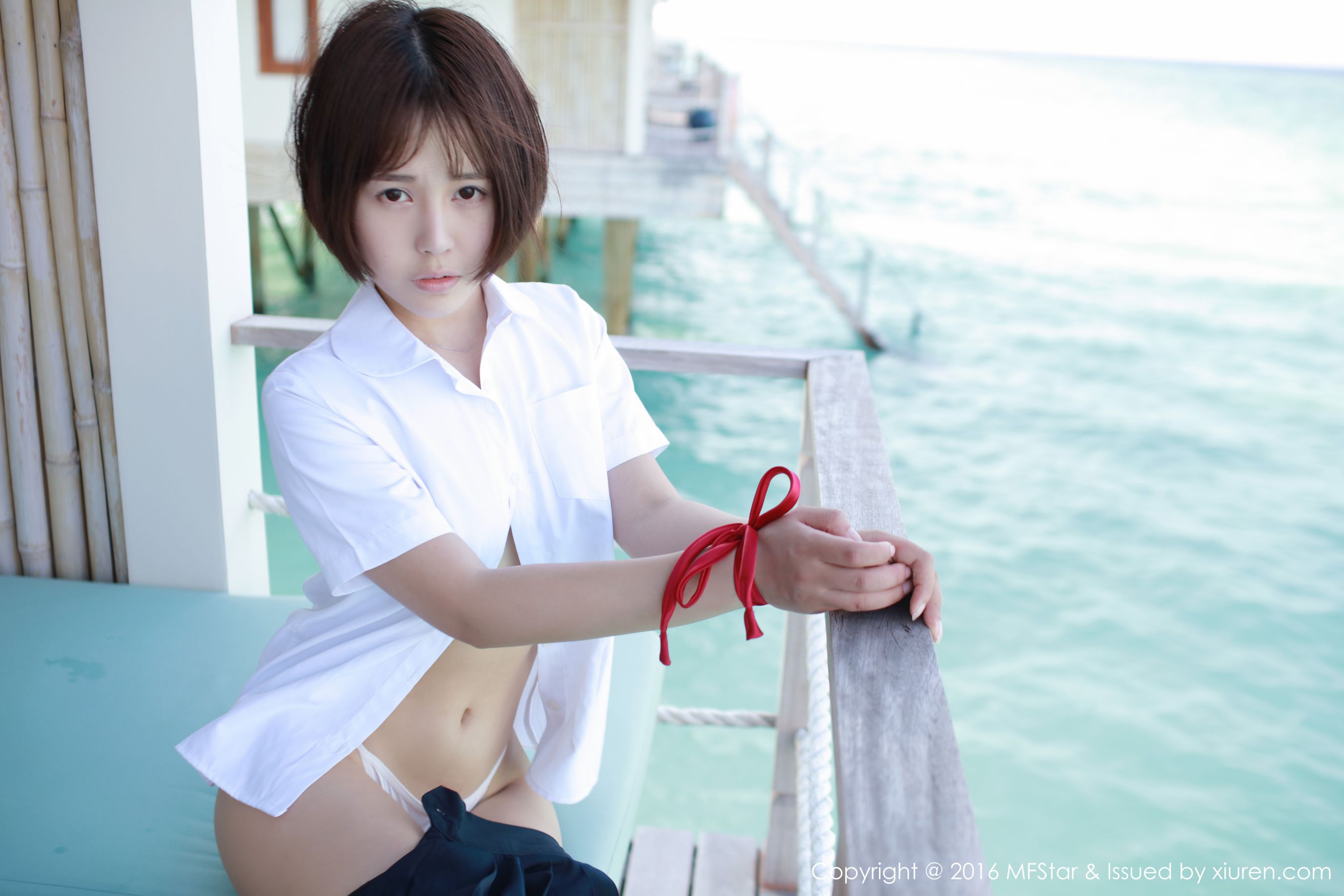 Evelyn艾莉《马尔代夫旅拍》比基尼+透视裙+学生装 [模范学院MFStar] Vol.057