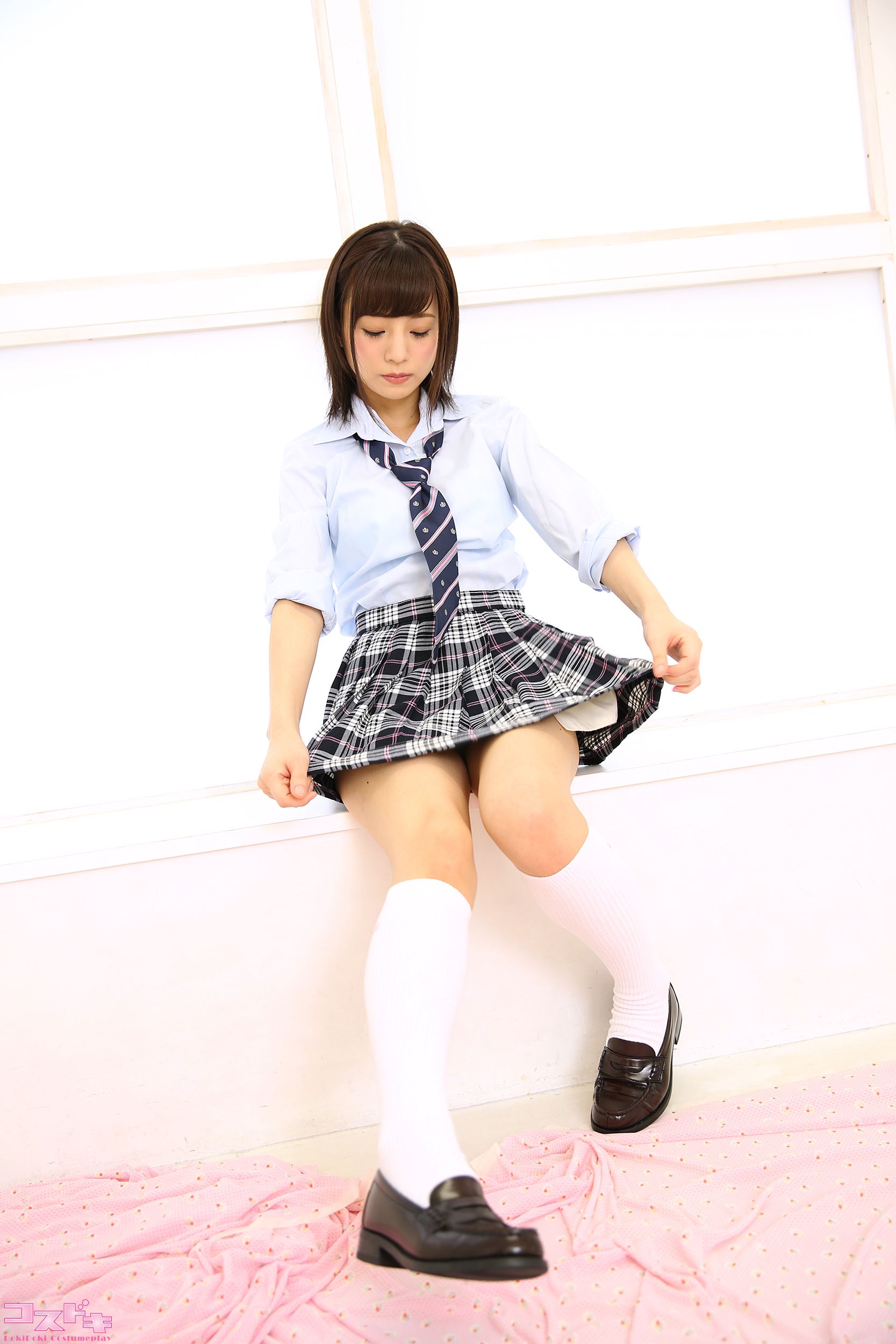 [Cosdoki] Hitomi Miyano 宮野瞳 miyanohitomi4_pic_seifukutie1