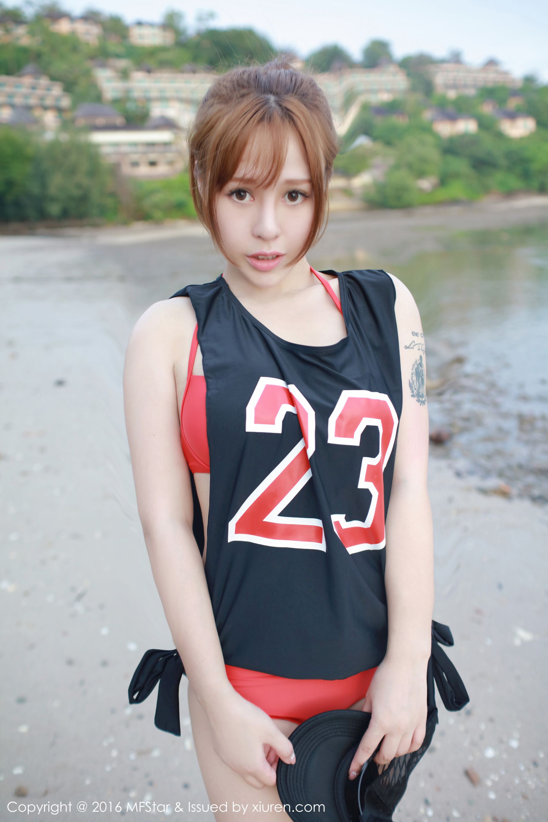 Evelyn艾莉《泰国心愿旅拍》网袜女仆+海边球衣系列 [模范学院MFStar] Vol.067