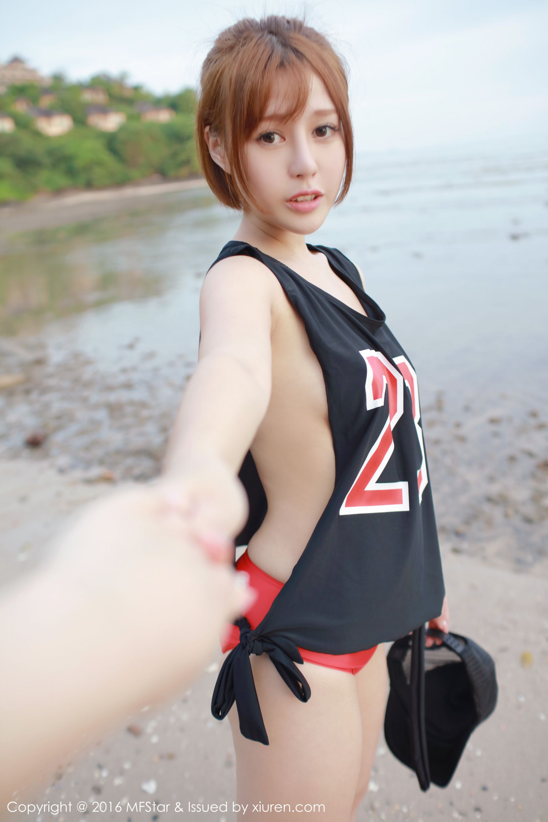 Evelyn艾莉《泰国心愿旅拍》网袜女仆+海边球衣系列 [模范学院MFStar] Vol.067