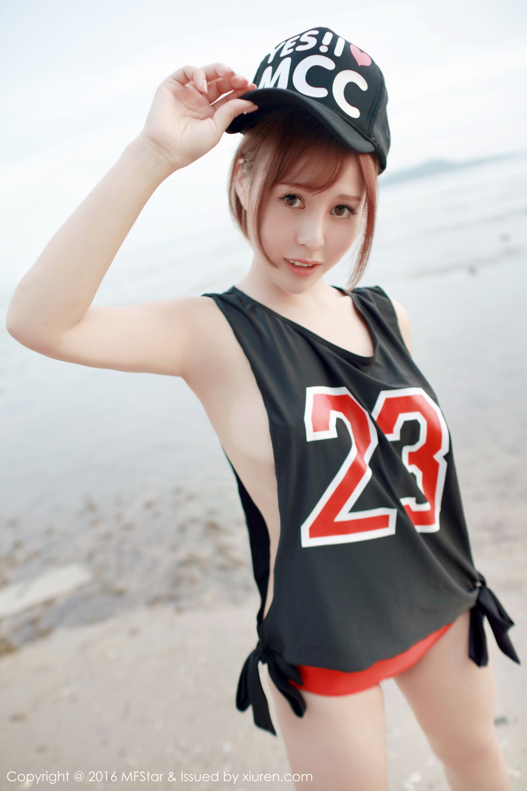 Evelyn艾莉《泰国心愿旅拍》网袜女仆+海边球衣系列 [模范学院MFStar] Vol.067