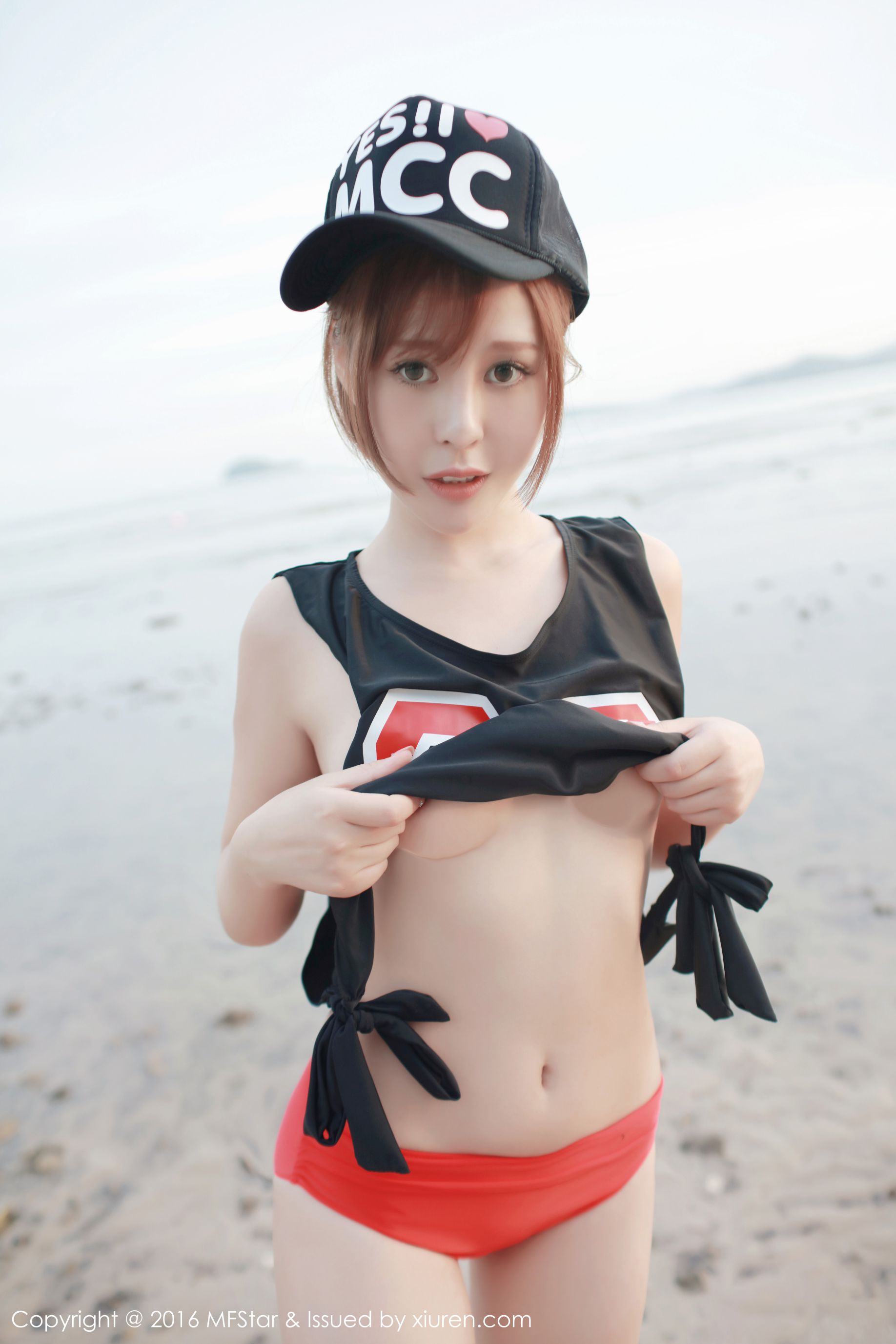 Evelyn艾莉《泰国心愿旅拍》网袜女仆+海边球衣系列 [模范学院MFStar] Vol.067