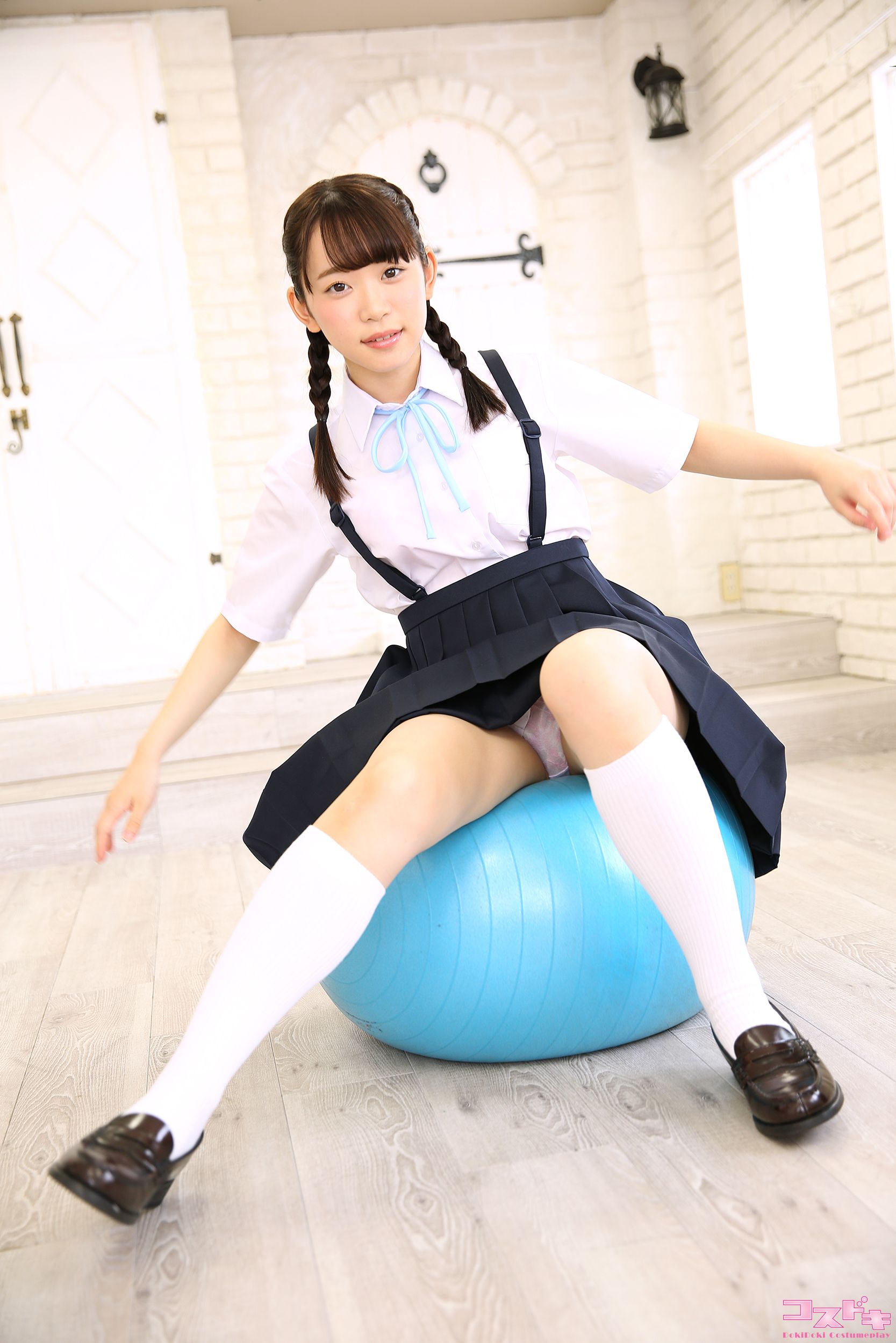 [Cosdoki] Yura Kano 架乃ゆら kanoyura_pic_seifuku2