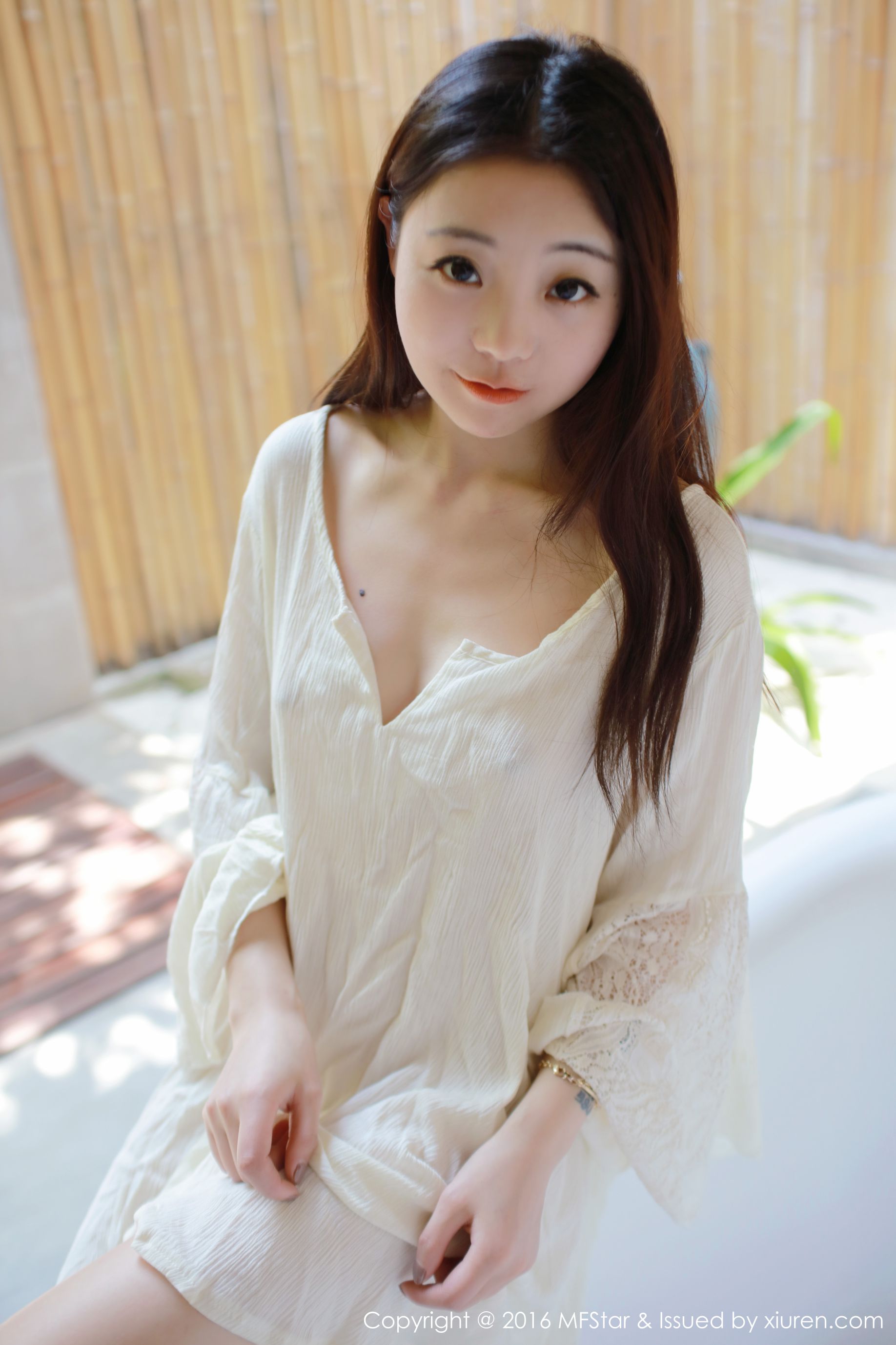 佘贝拉bella《湿身诱惑与激凸福利》 [模范学院MFStar] Vol.072