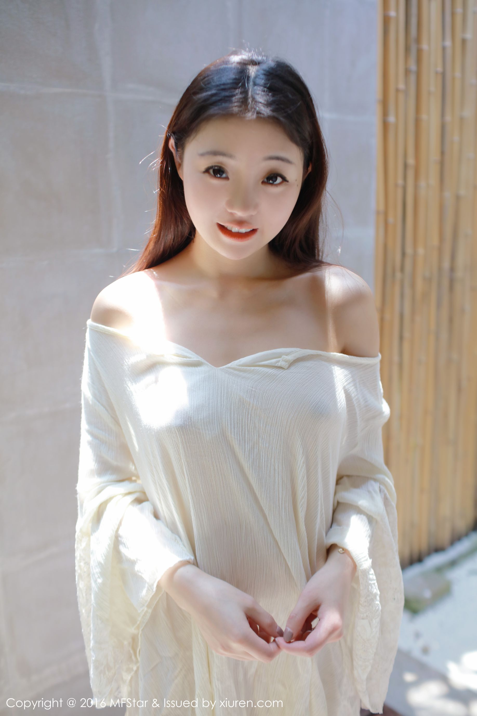 佘贝拉bella《湿身诱惑与激凸福利》 [模范学院MFStar] Vol.072