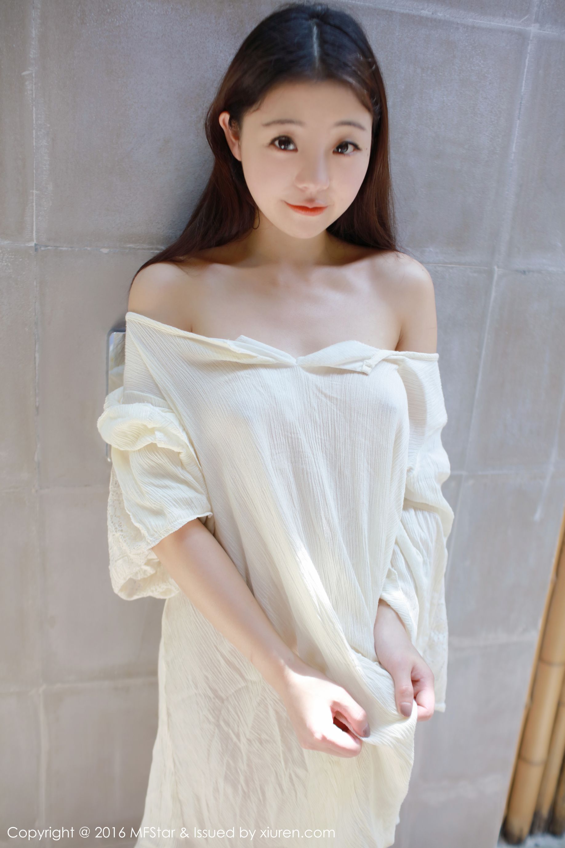 佘贝拉bella《湿身诱惑与激凸福利》 [模范学院MFStar] Vol.072
