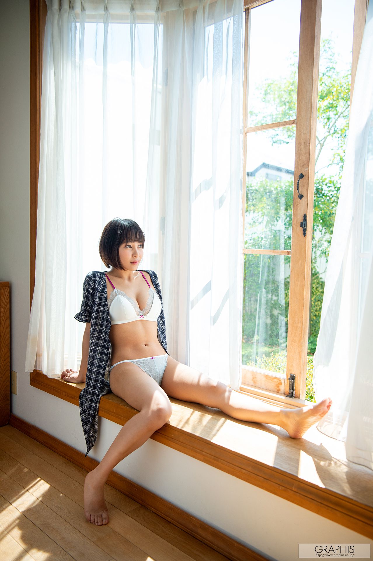 [Graphis] First Gravure 初脱ぎ娘 No.164 Rika Aimi 逢見リカ