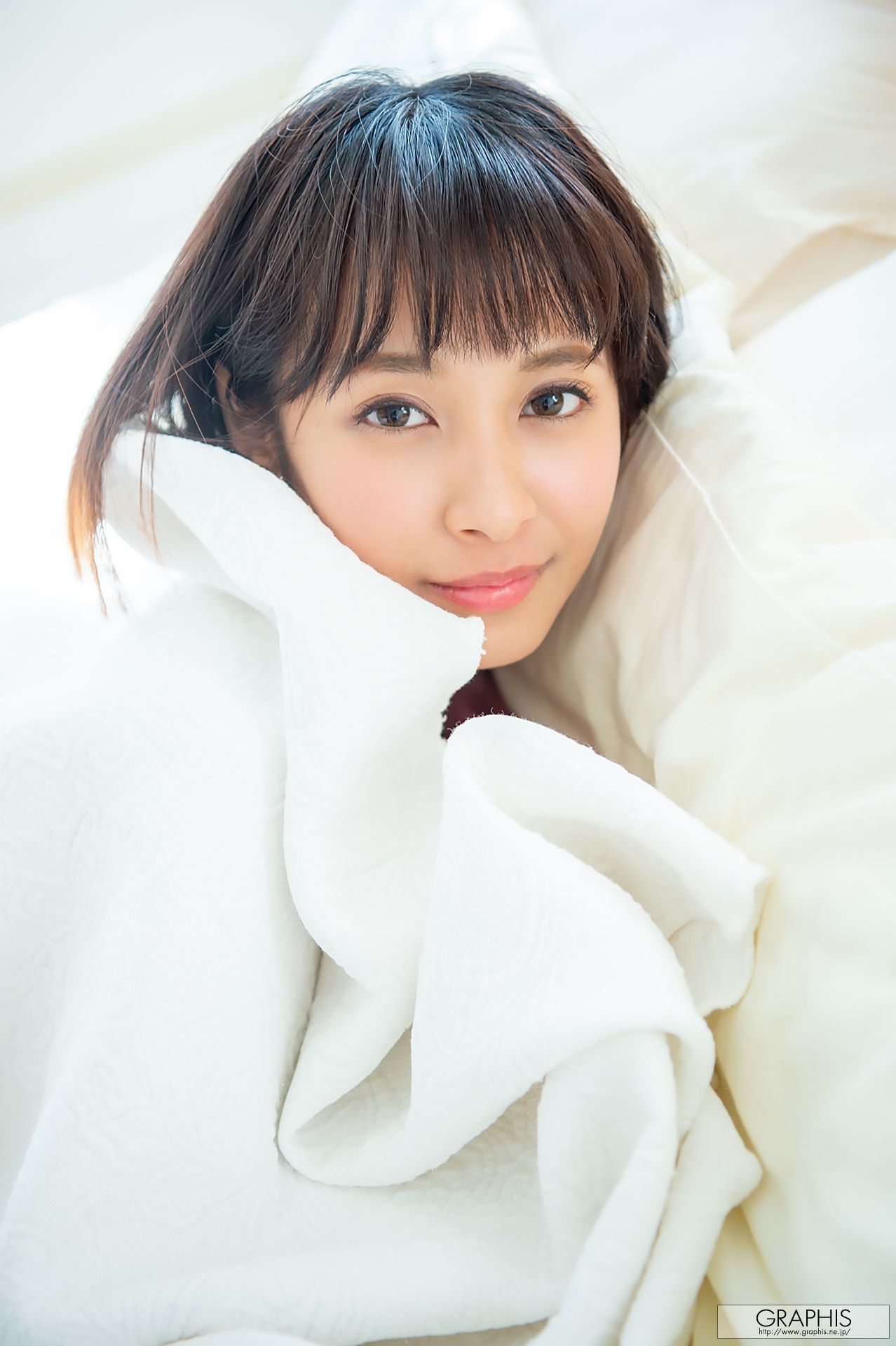 [Graphis] First Gravure 初脱ぎ娘 No.164 Rika Aimi 逢見リカ
