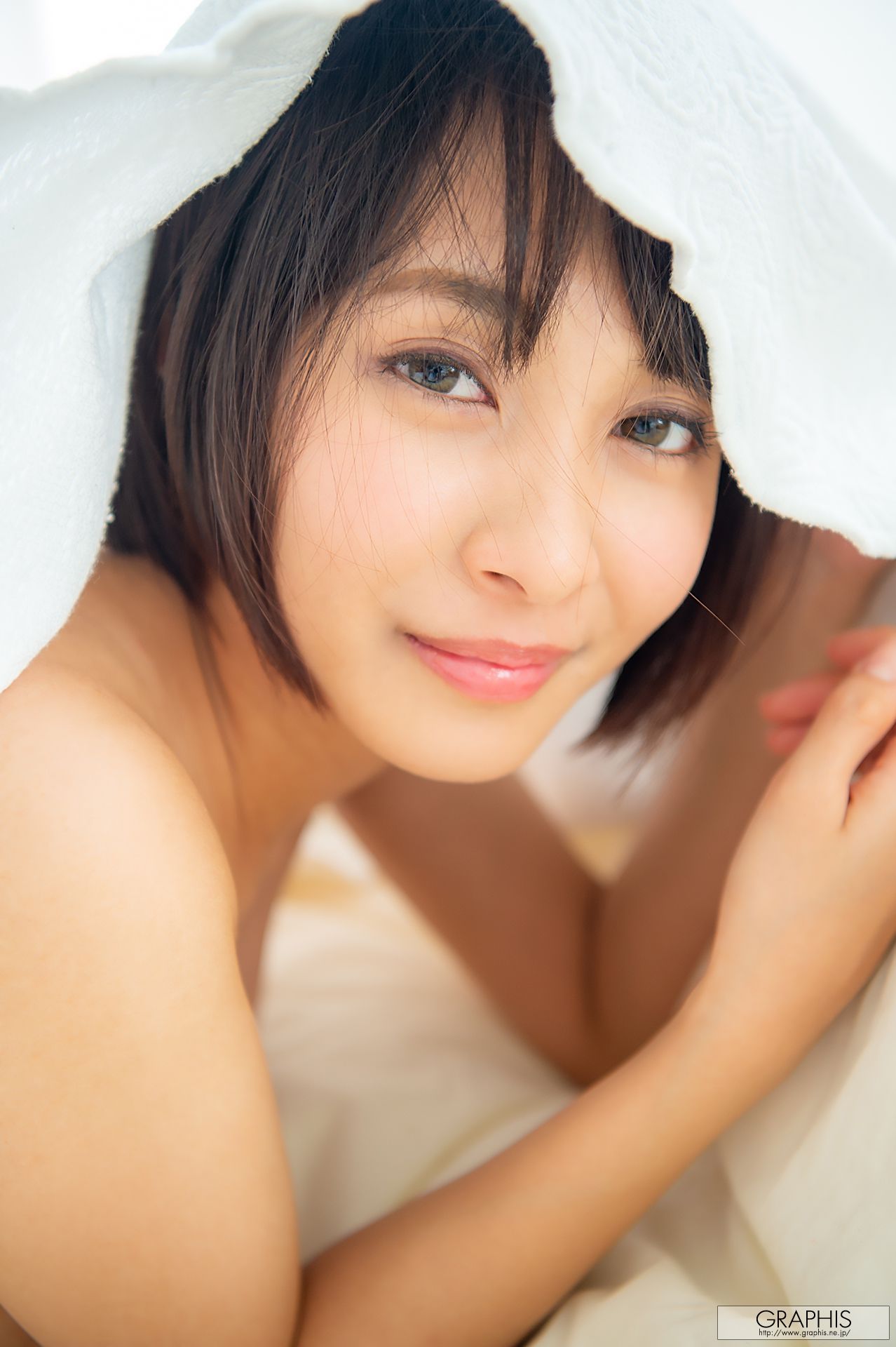[Graphis] First Gravure 初脱ぎ娘 No.164 Rika Aimi 逢見リカ