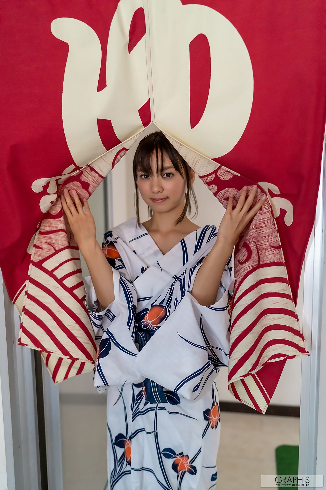 [Graphis] First Gravure 初脱ぎ娘 No.167 Suzu Monami もなみ鈴