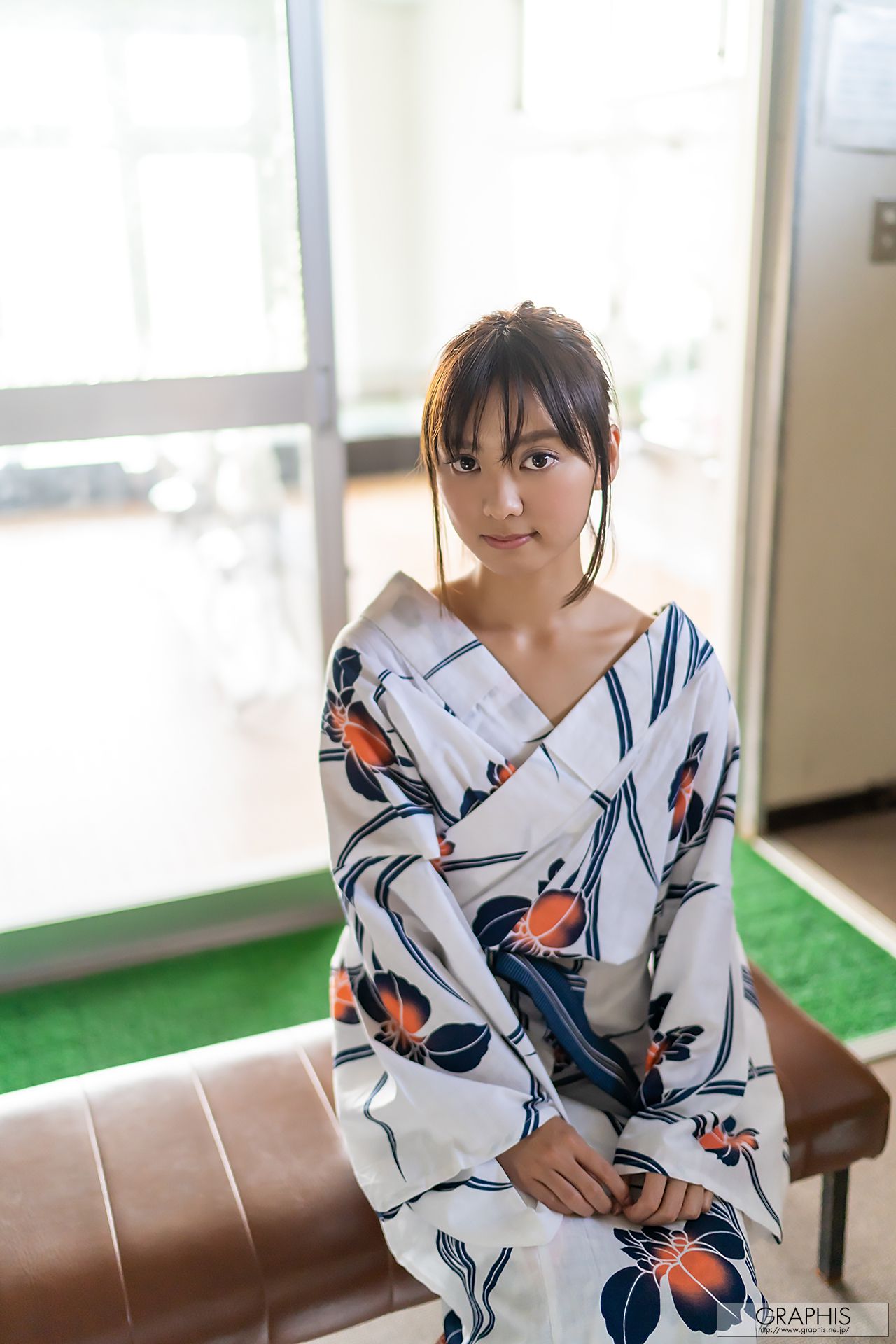 [Graphis] First Gravure 初脱ぎ娘 No.167 Suzu Monami もなみ鈴