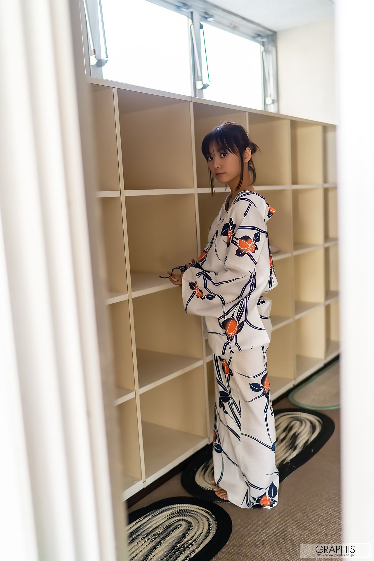 [Graphis] First Gravure 初脱ぎ娘 No.167 Suzu Monami もなみ鈴