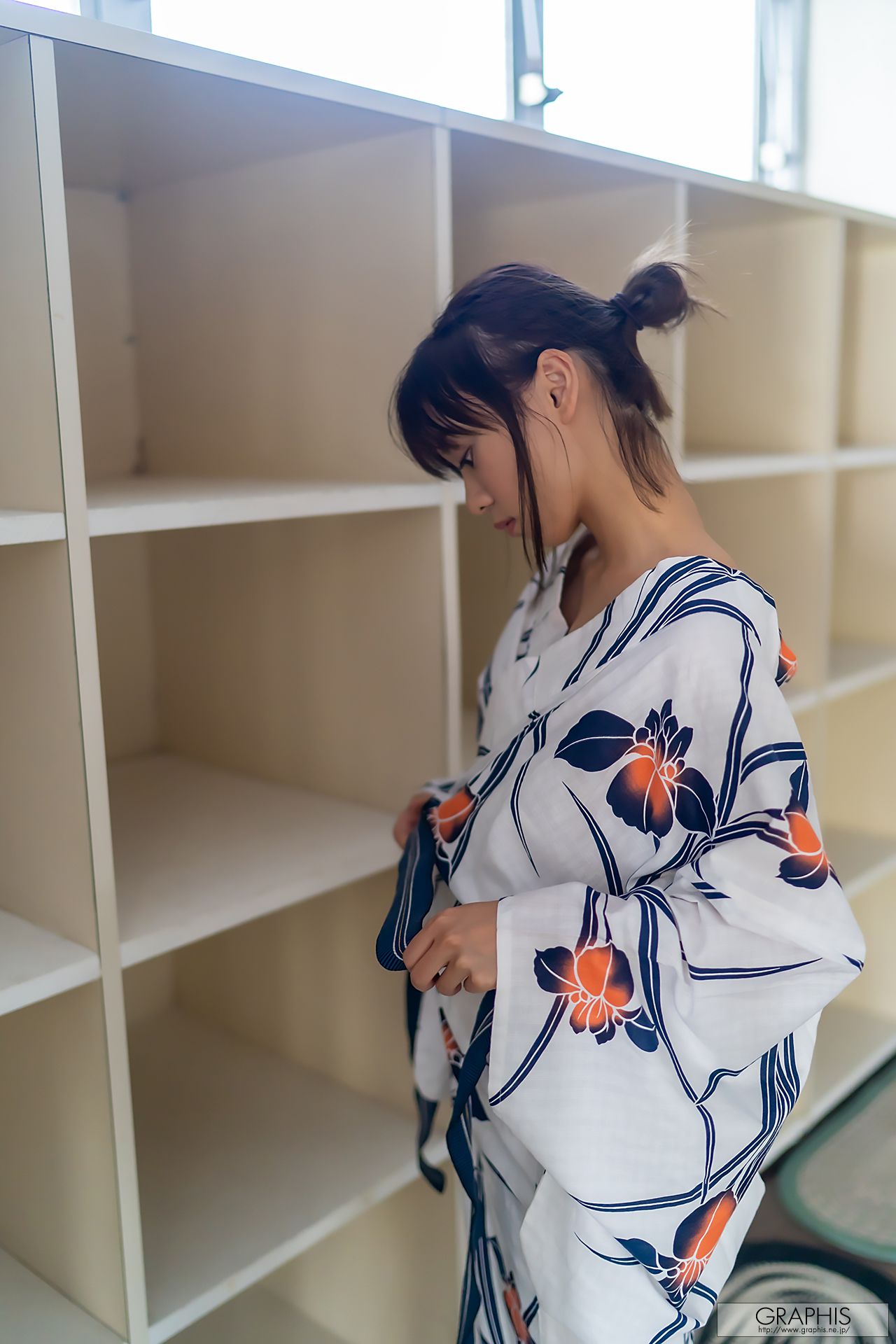 [Graphis] First Gravure 初脱ぎ娘 No.167 Suzu Monami もなみ鈴