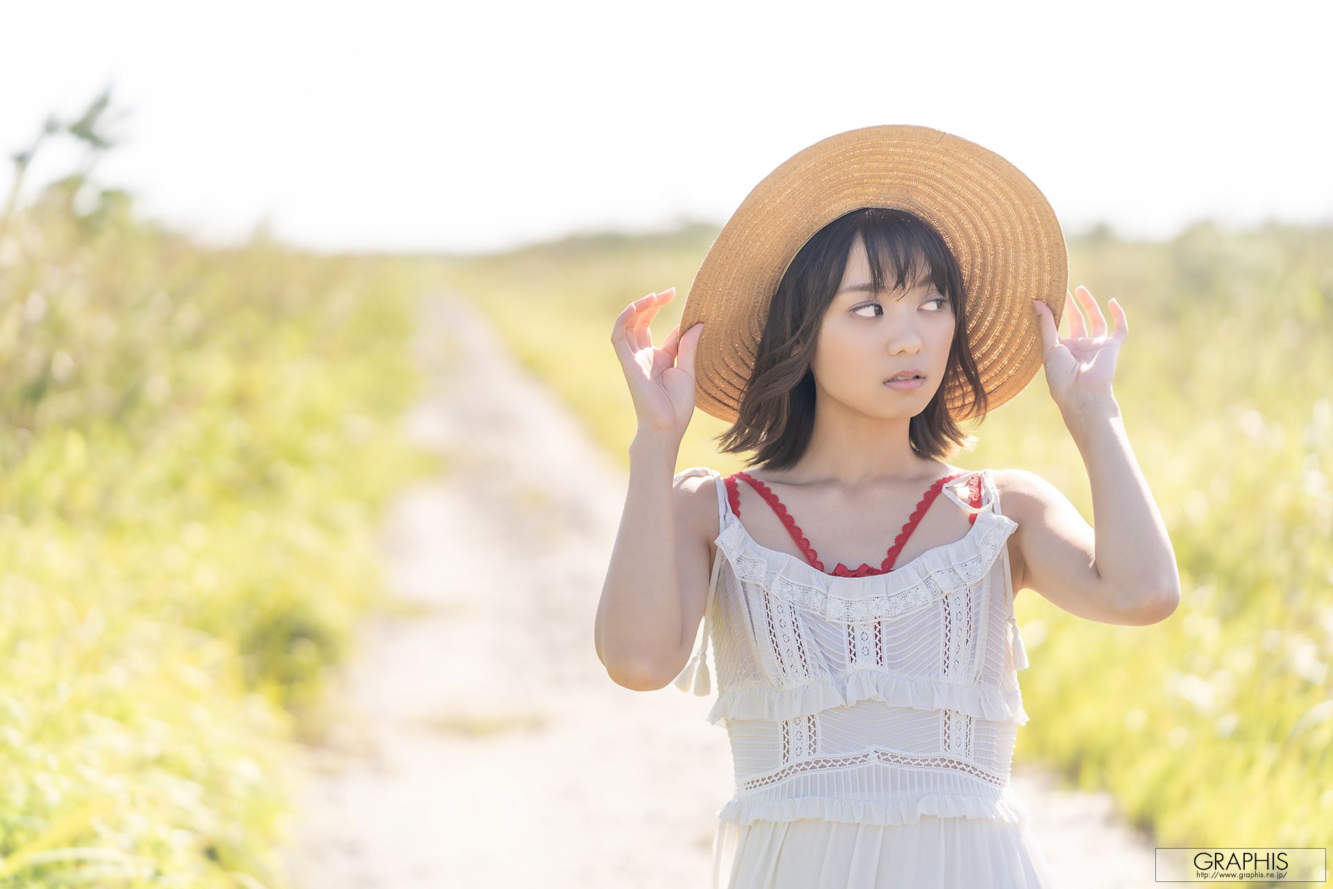 [Graphis] First Gravure 初脱ぎ娘 No.167 Suzu Monami もなみ鈴
