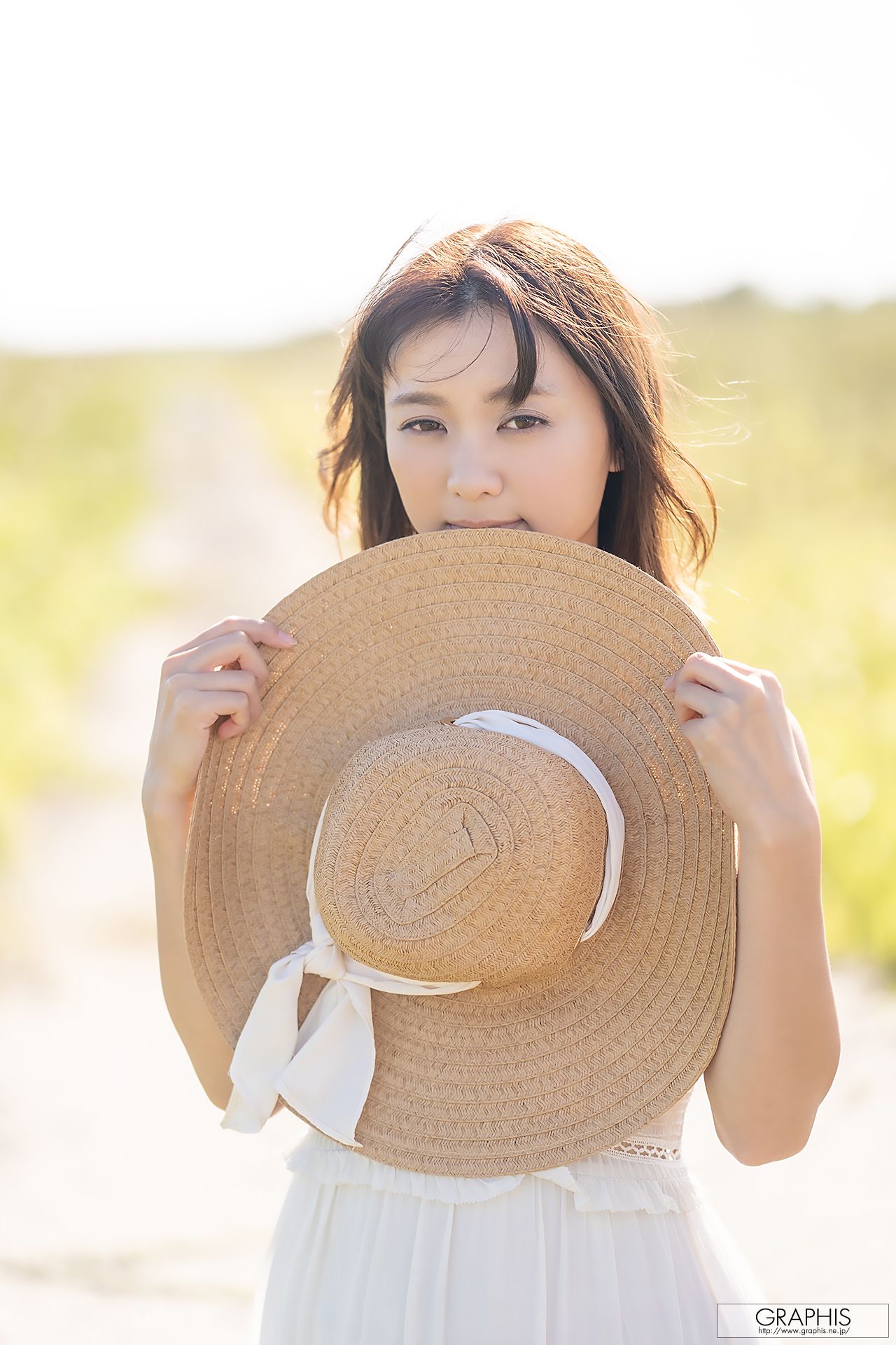 [Graphis] First Gravure 初脱ぎ娘 No.167 Suzu Monami もなみ鈴