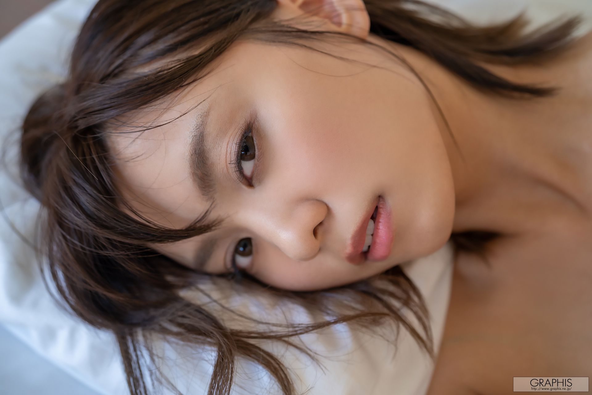 [Graphis] First Gravure 初脱ぎ娘 No.167 Suzu Monami もなみ鈴