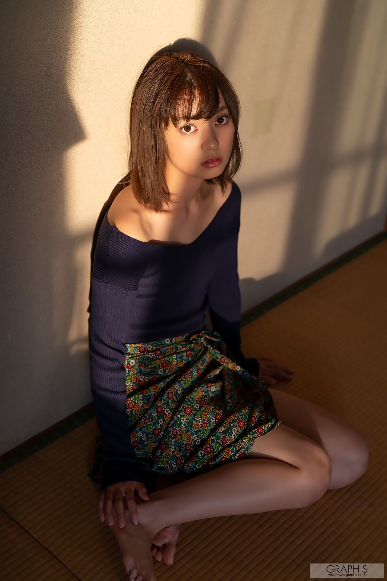 [Graphis] First Gravure 初脱ぎ娘 No.167 Suzu Monami もなみ鈴